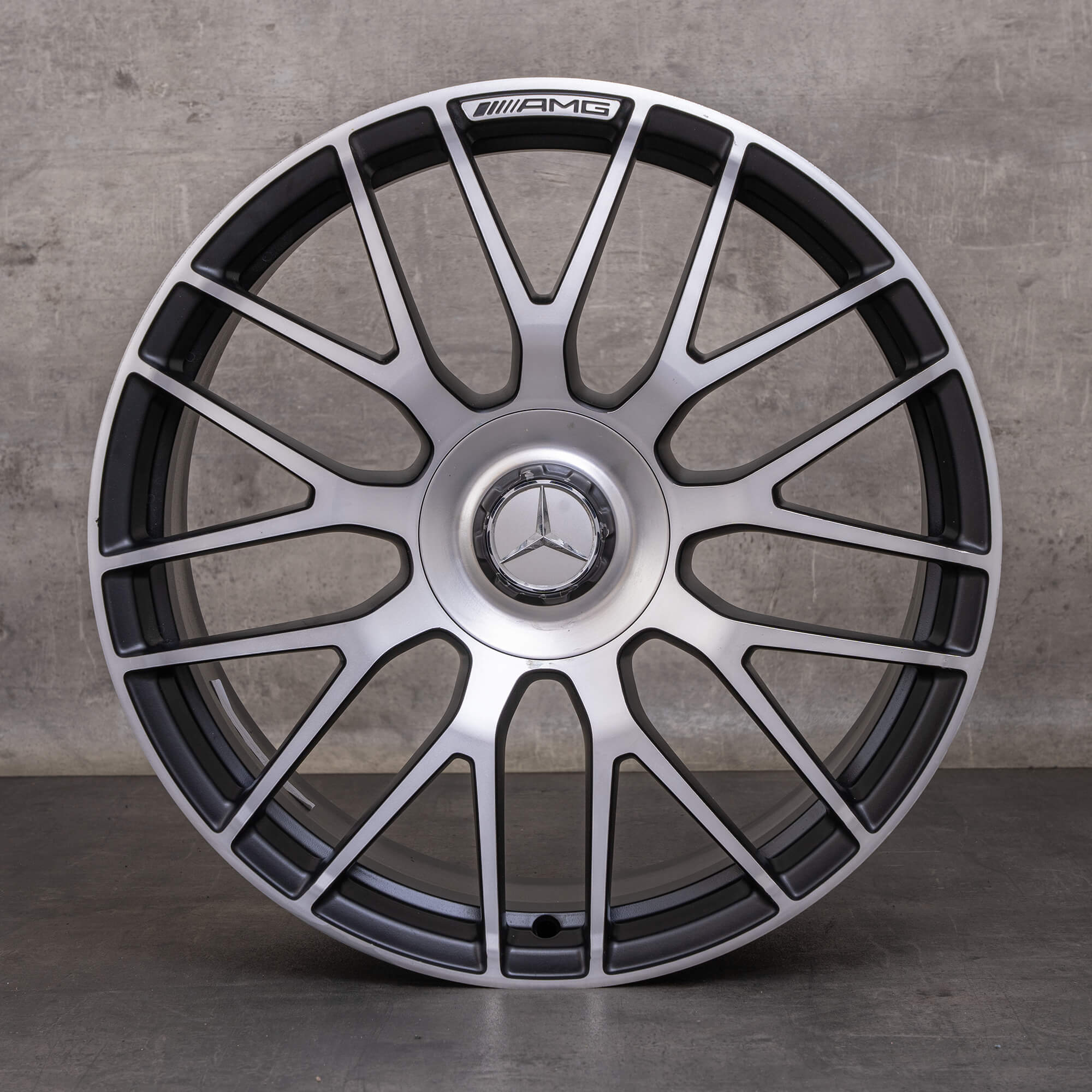 Orijinal Mercedes Benz CLS 63 AMG jantlar 19 inç C218 X218 A2184011700 A2184011800 siyah mat parlak kaplama