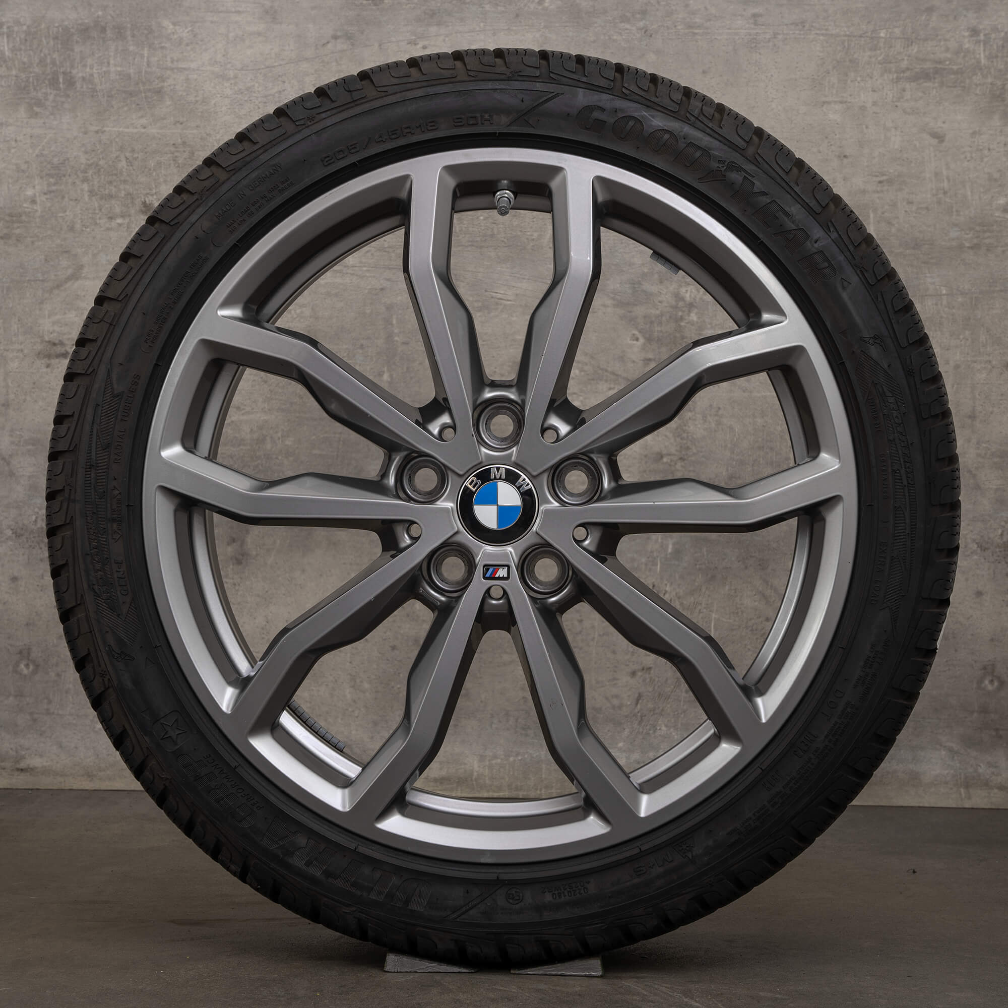 Originale BMW X1 X2 vinterhjul 18 tommer F48 F39 felger styling 771 M 6877550 jerngrå