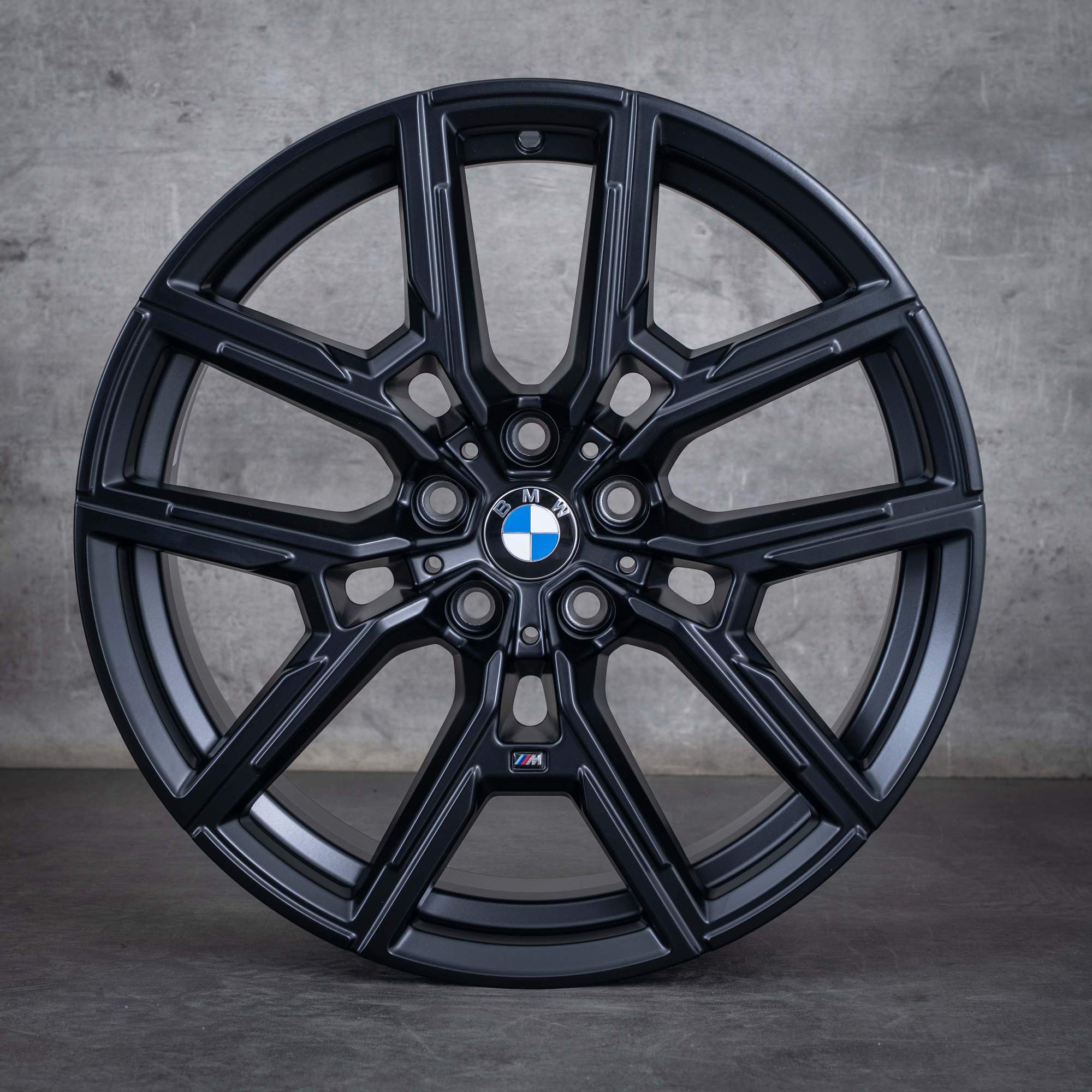 Oryginalne felgi BMW serii 4 i4 19 cali G26 Gran Coupe Styling 859 M 8747304 8747305 czarny mat