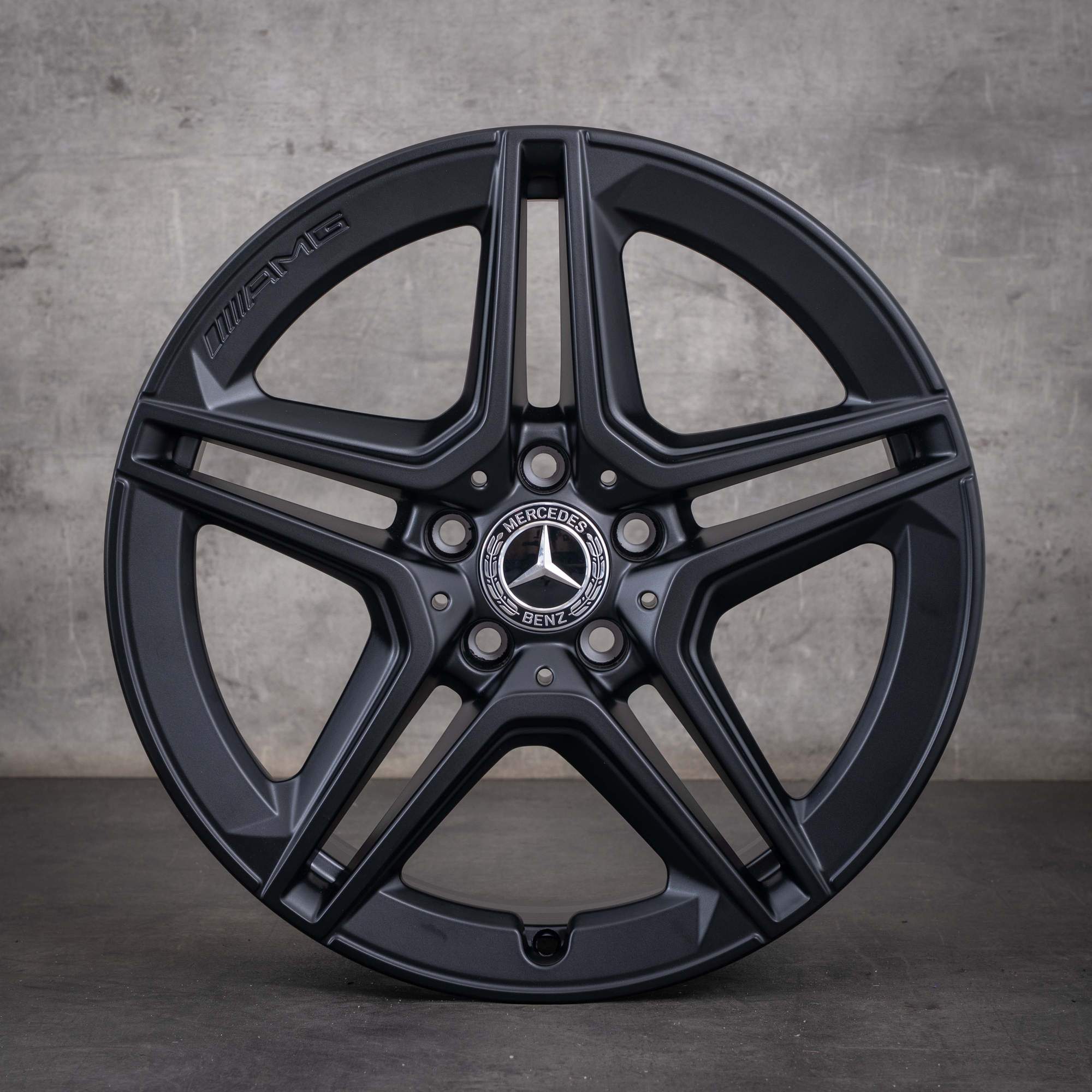 Jante originale Mercedes-Benz Clasa A Clasa B și CLA AMG pentru anvelope de iarnă 18 inci W177 V177 W247 X118 C118 cod A1774011500 negru mat