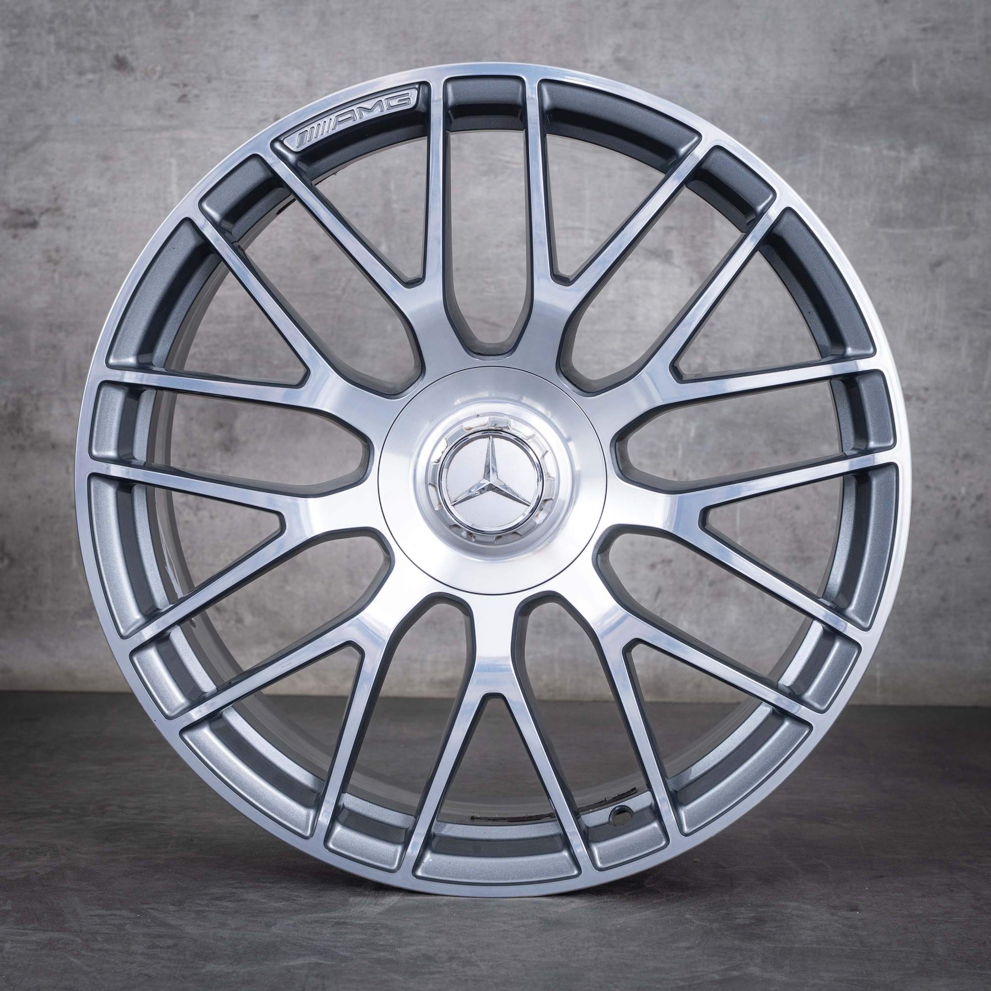 Alkuperäiset Mercedes Benz C-sarjan C63 & S AMG vanteet 19 tuuman W205 S205 A2054011700 A2054011800 himalajanharmaa Kiillotettu