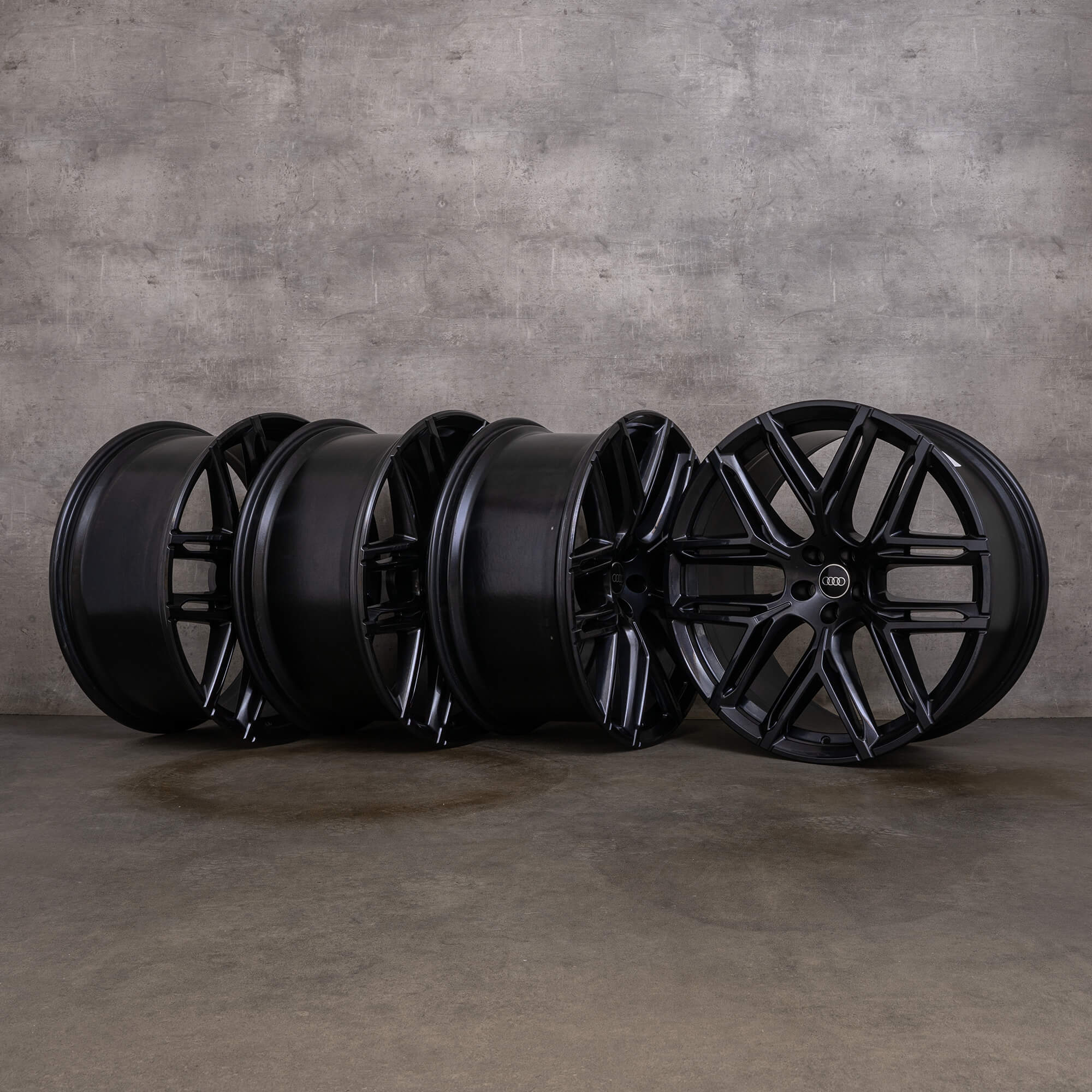 Originale Audi RS Q8 cerchi 23 pollici 4M8 alluminio 4M8601025BJ nero NUOVO