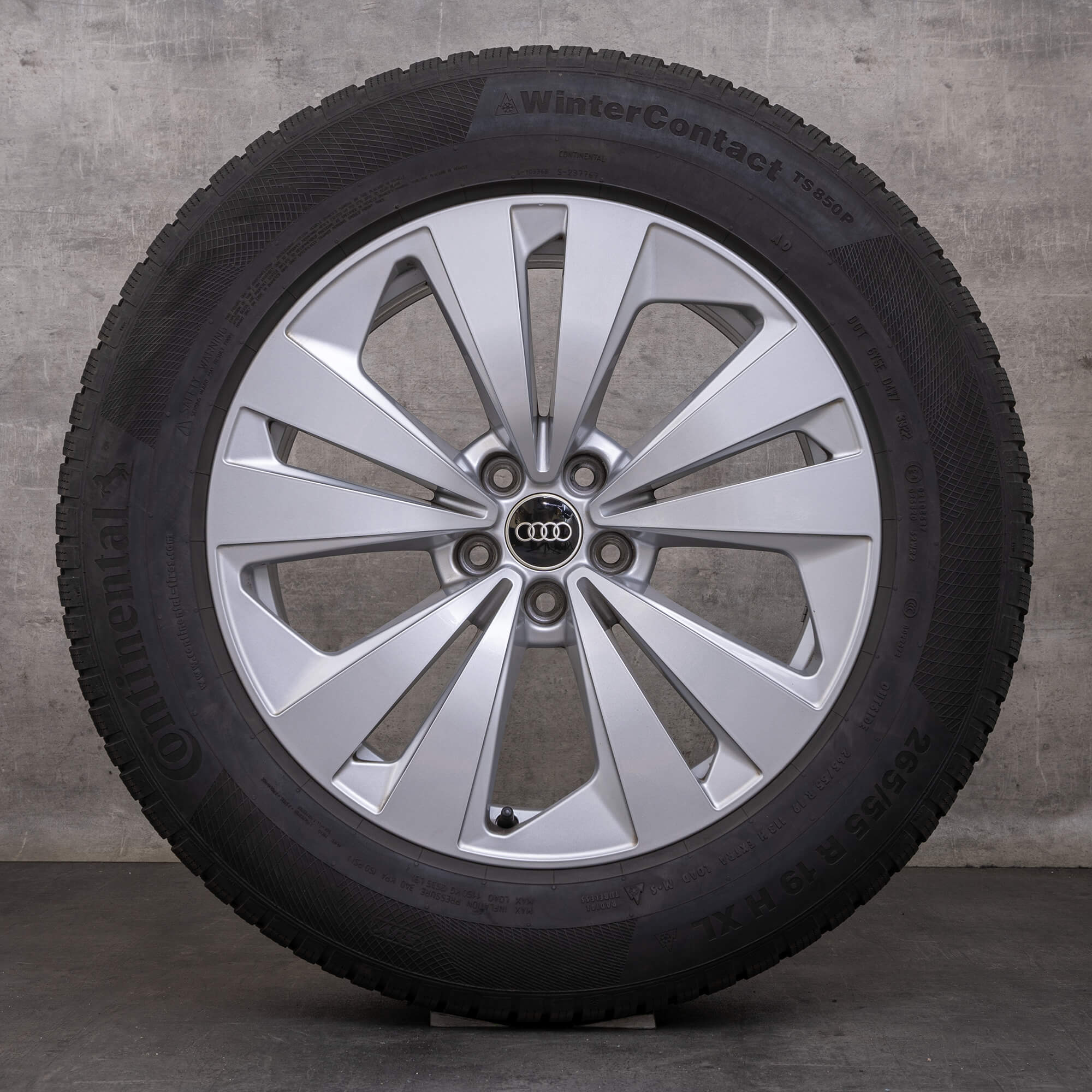 OEM Audi Q8 SQ8 snow tire packages 19 inch 4M8 rims 4M8601025 silver glossy