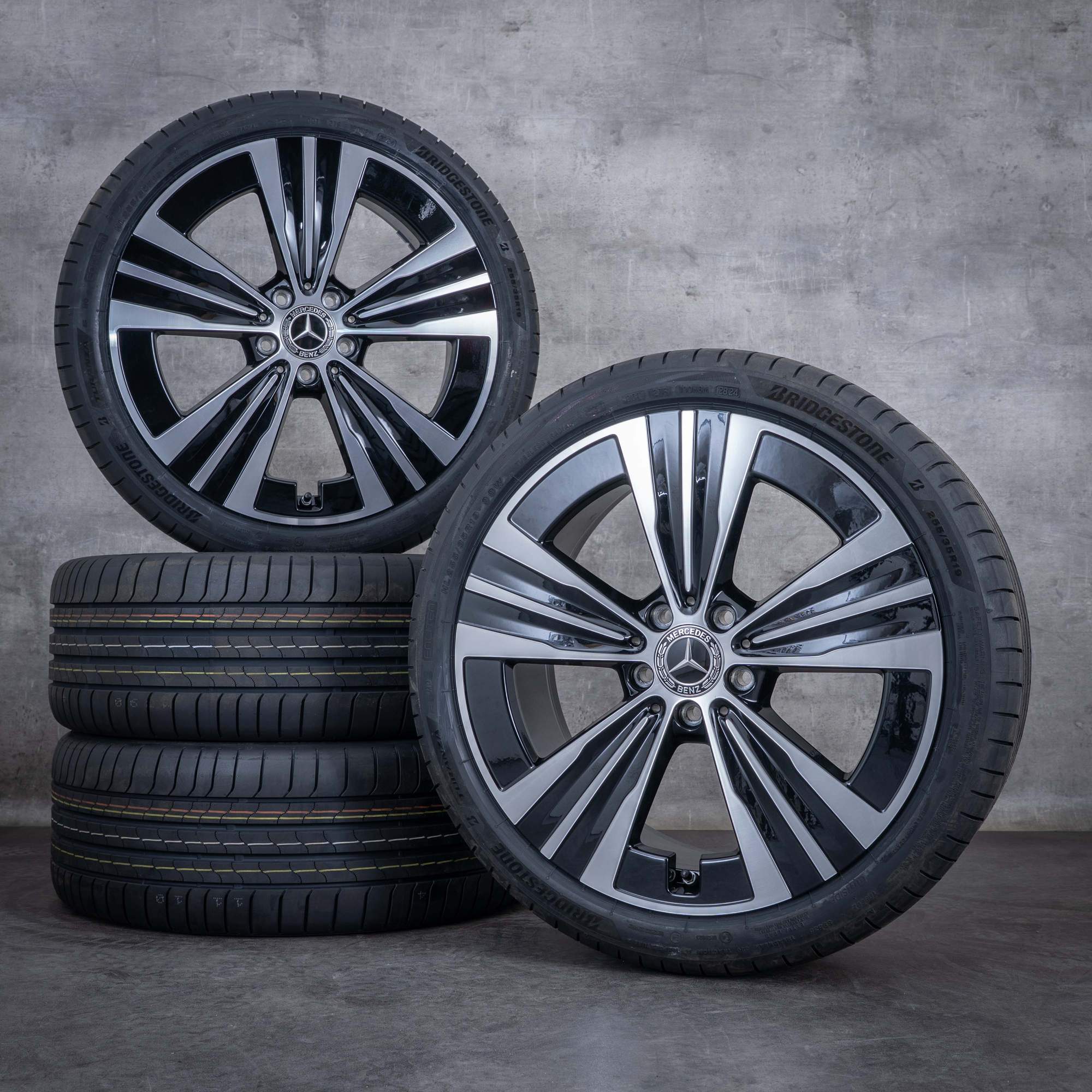 Original Mercedes Benz CLA Felgen 19 Zoll C174 Sommerräder A1744010600 A174010800 schwarz glanzgedreht