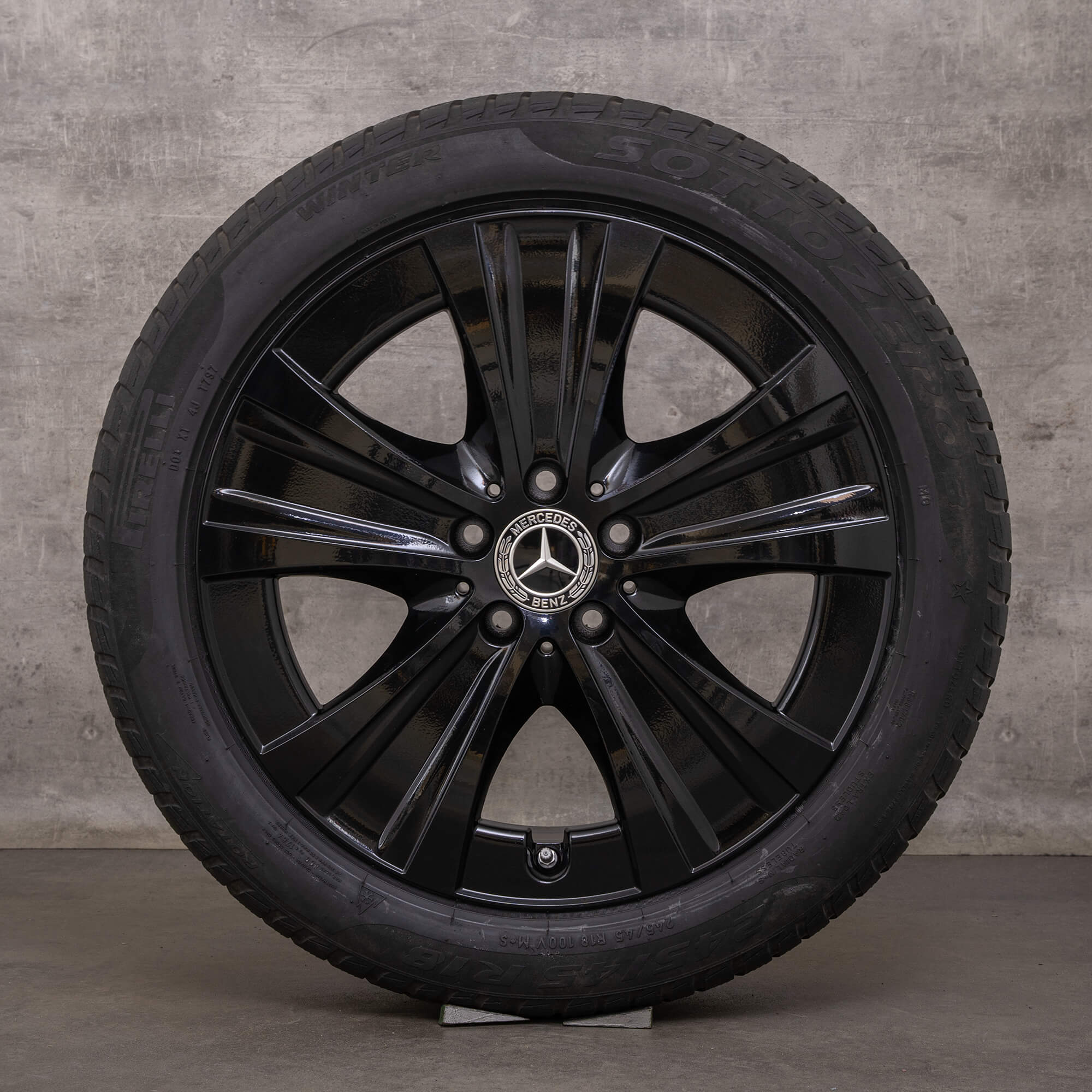 Neumáticos de invierno originales Mercedes Benz Clase E 18 pulgadas W213 S213 E300de E300e llantas A2134013700 A2134015300 negro satinado