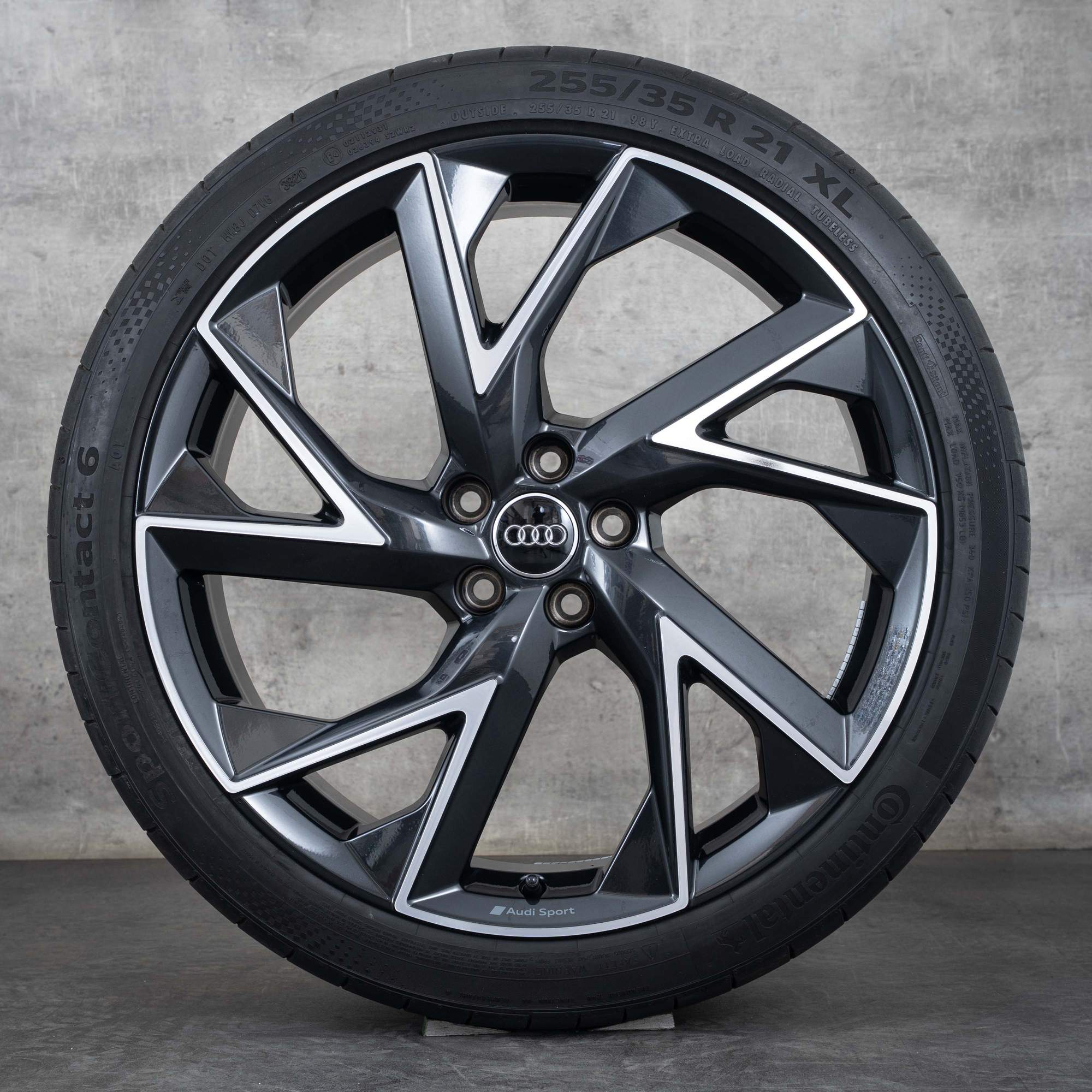 Aidot Audi RS Q3 alkuperäiset vanteet 21 tuuman F3 kesäpyörät Trigon 83A601025AE graniitti kiillotettu.