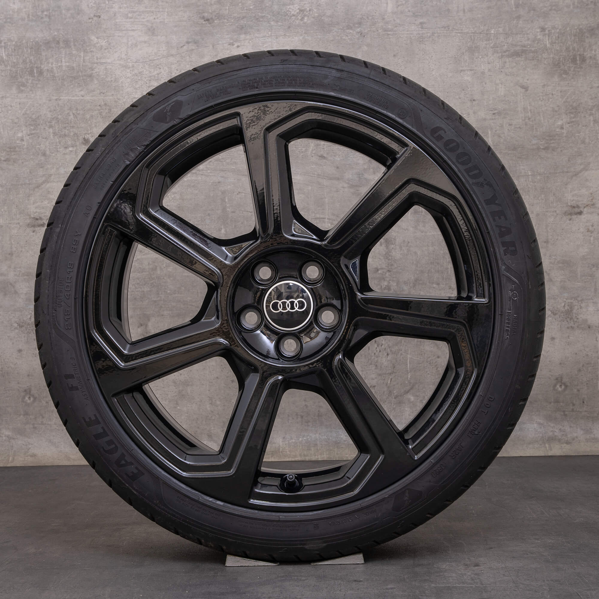 Original Audi A1 Felgen 18 Zoll GB Sommerräder 82A601025AB Rotor schwarz glanz