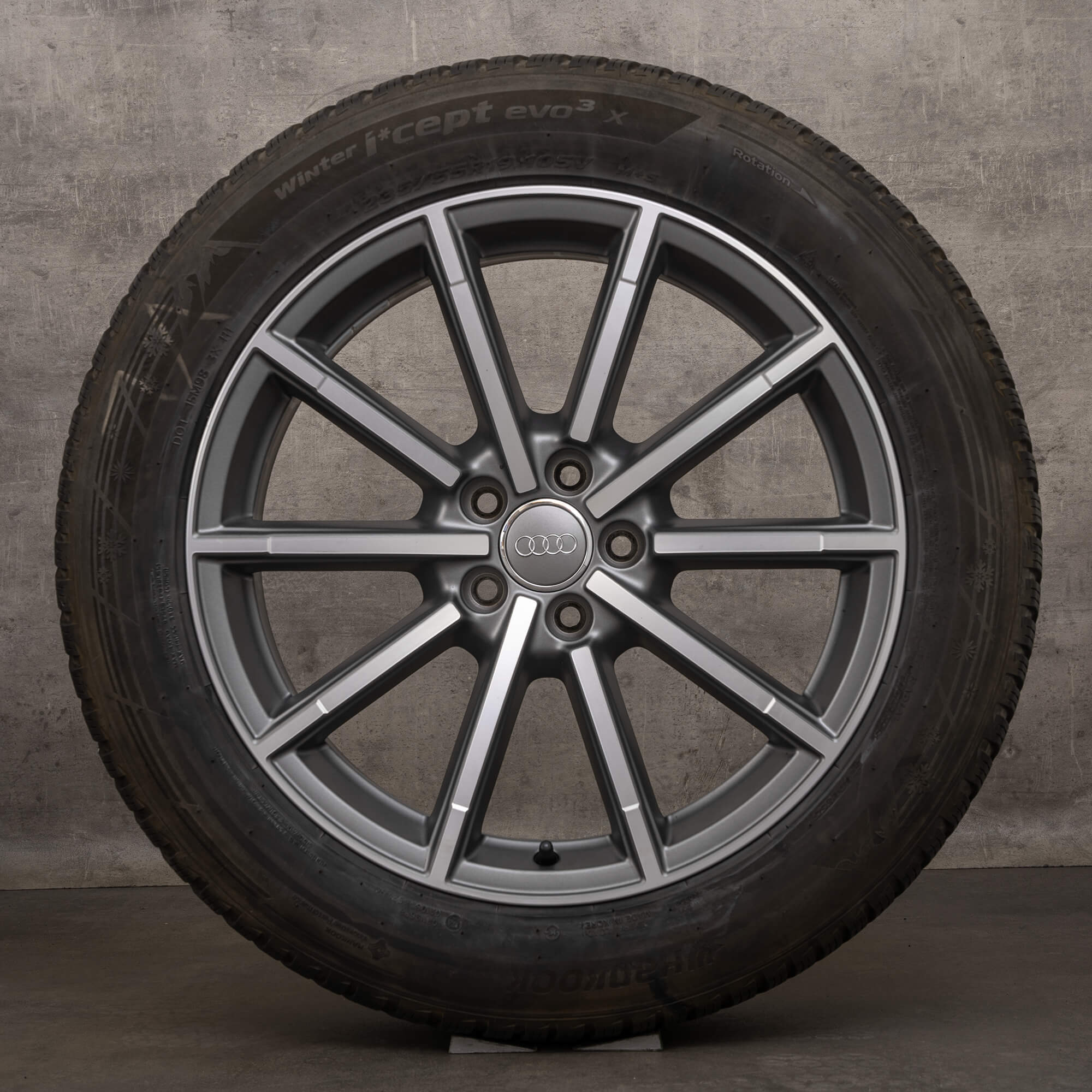 Original Audi Q5 SQ5 8R 19 inch rims winter tires 8R0601025CD