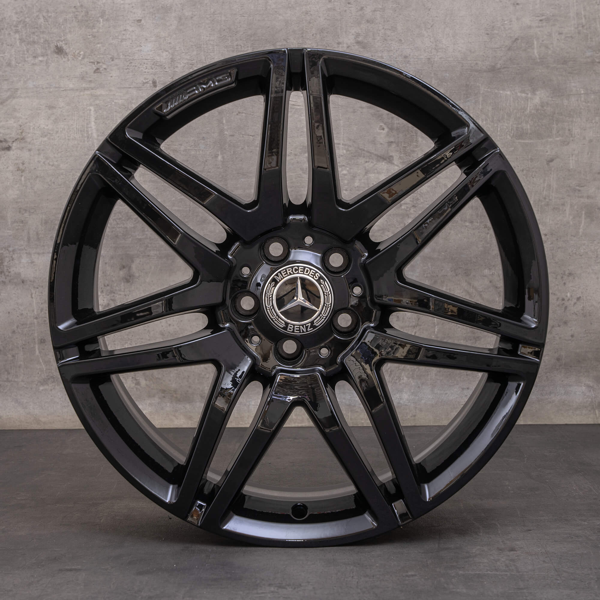 Originální disky Mercedes Benz třídy E AMG 19 palců C207 A207 A2124014702 černé lesklé