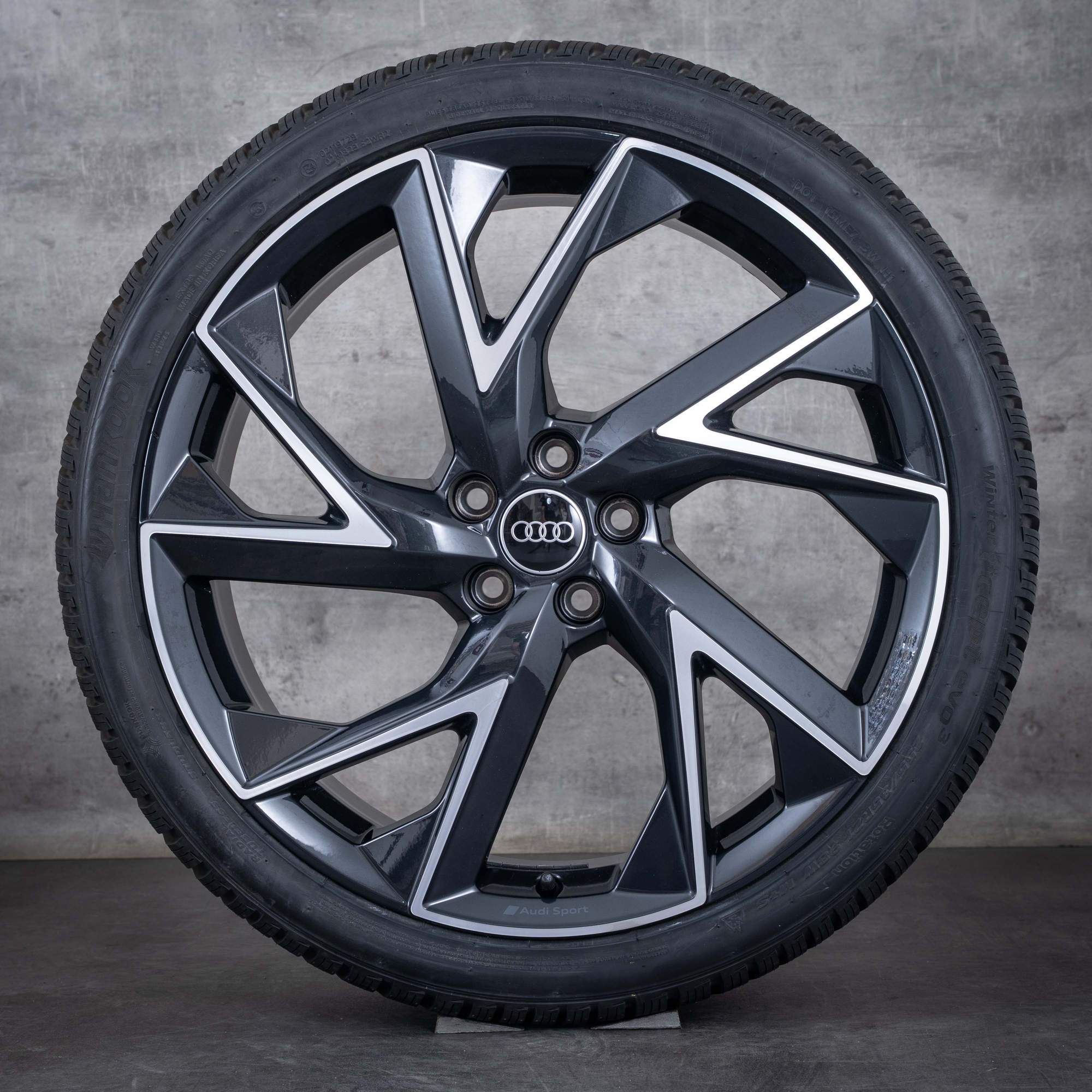 Aidot alkuperäiset Audi RS Q3 talvirenkaat 21 tuuman F3 vanteet Trigon 83A601025AE graniitti kiillotettu