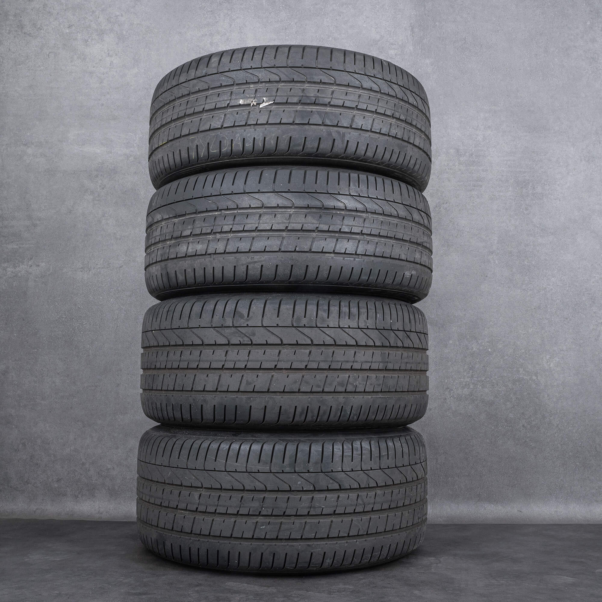 Originele Porsche Cayenne Coup E3 9Y3 velgen 22 inch 9Y0044640R zomerbanden 0B5