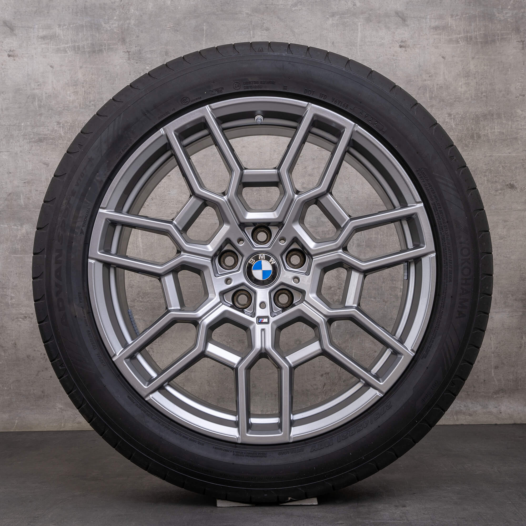 Original BMW XM Winterräder 21 Zoll G09 Felgen Styling 918 M 1543958 1543986 Lightning grey