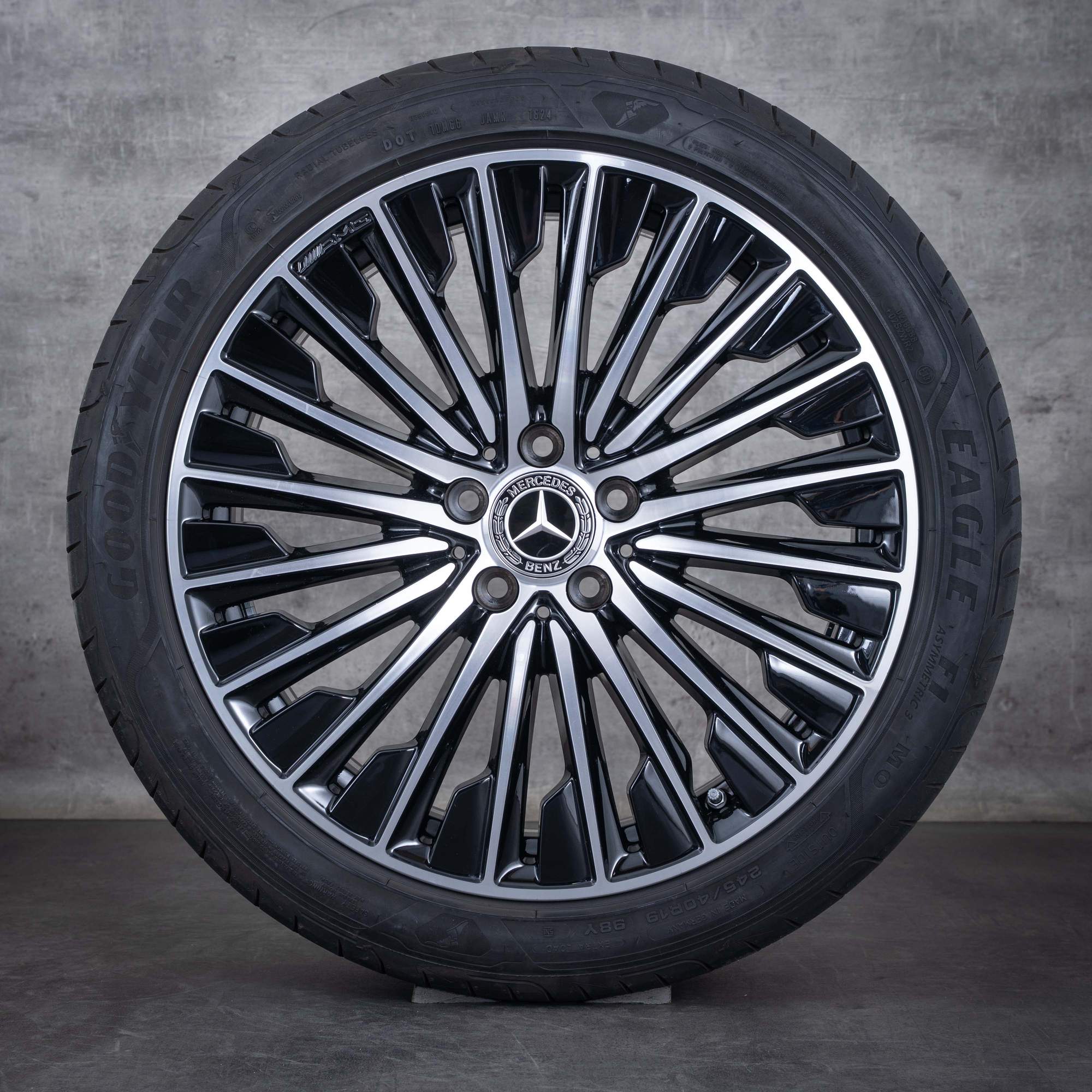 Alkuperäiset Mercedes Benz CLE AMG vanteet 19 tuuman C236 A236 kesäpyörät A2364011900 A2364012000 musta Kiillotettu