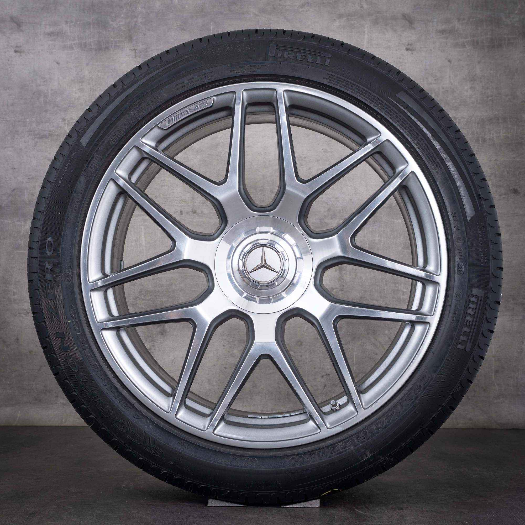 Oryginalne koła zimowe Mercedes Benz Klasa G G63 AMG 22 cale W465 W463A A4634012000 himalaya grey Polerowane