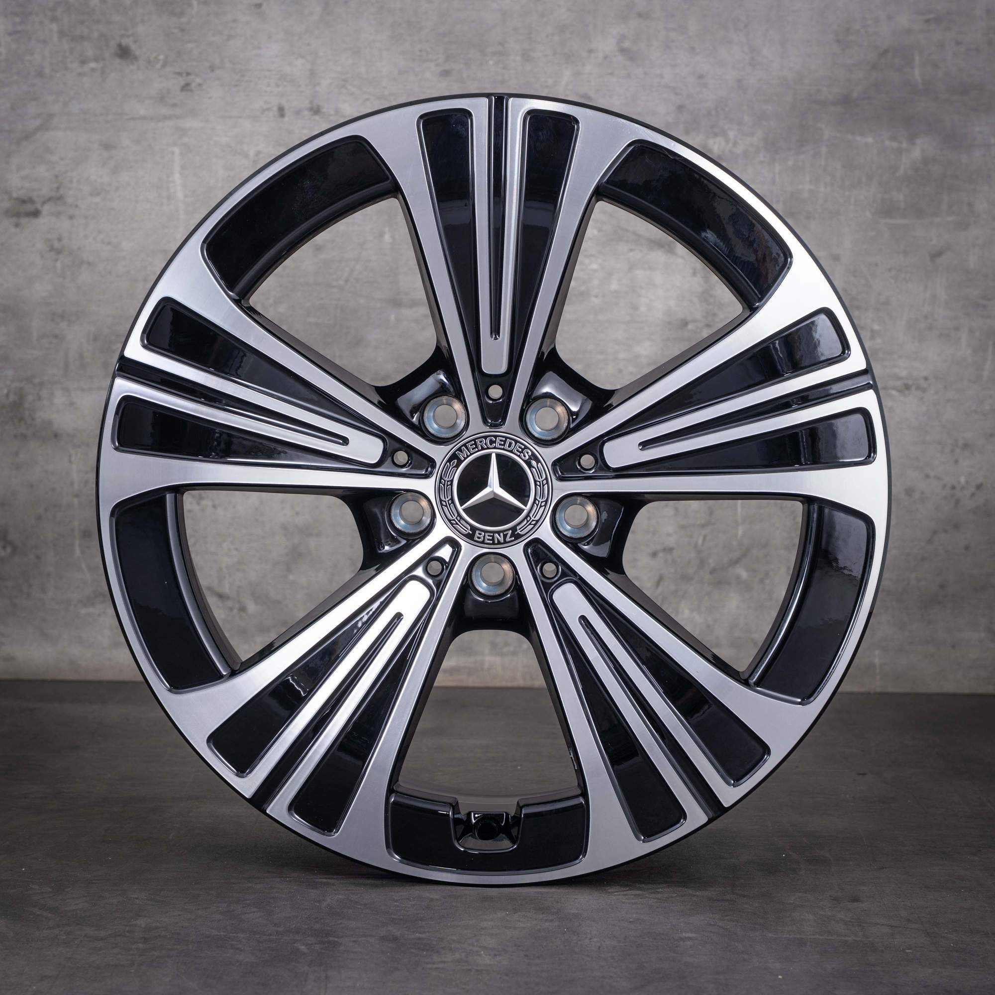 Original Mercedes Benz E-Klasse Felgen 18 Zoll W214 S214 A2144012200 schwarz glanzgedreht NEU