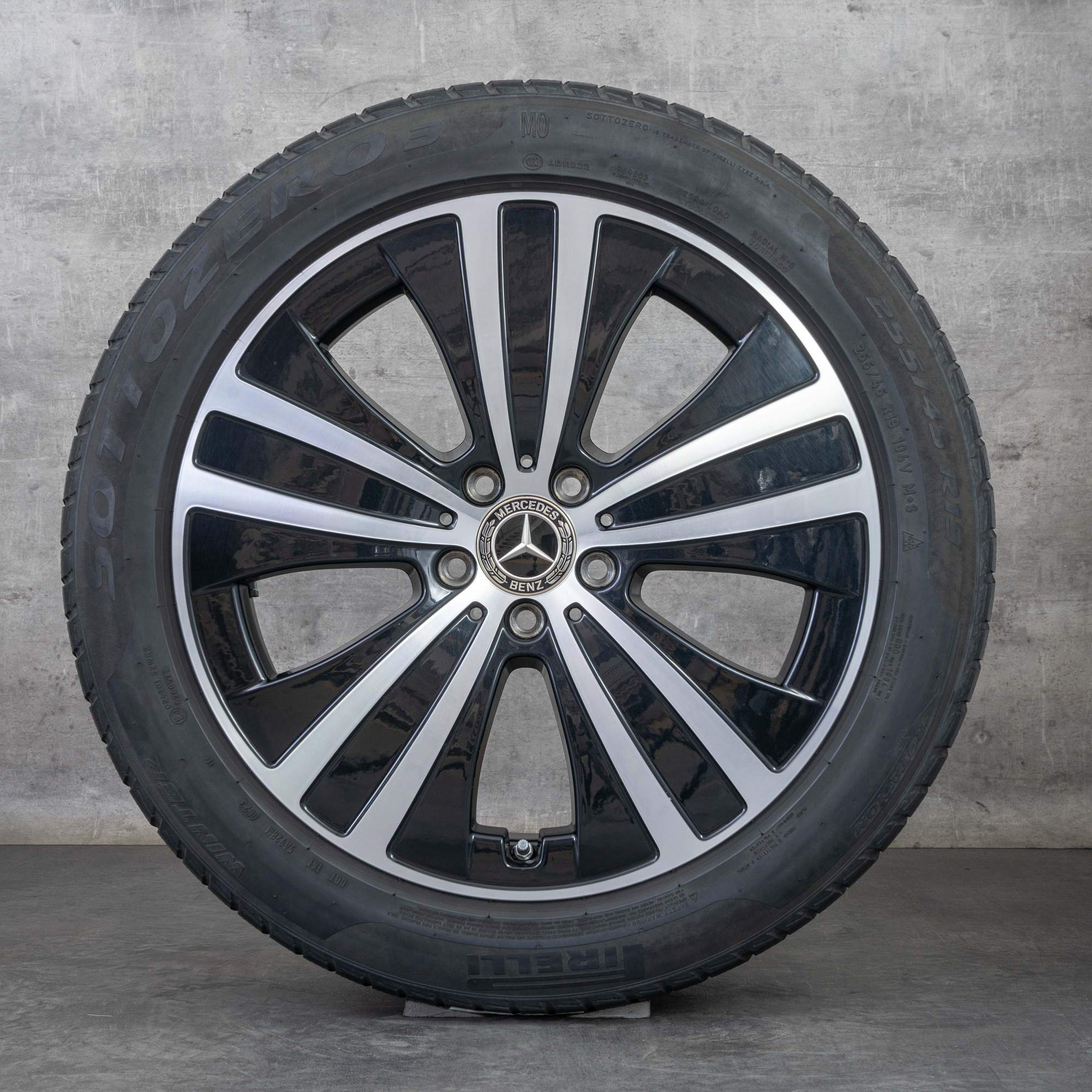 Oryginalne koła zimowe Mercedes Benz EQE 19 cali V295 Felgi A2954011200 czarne polerowane toczone