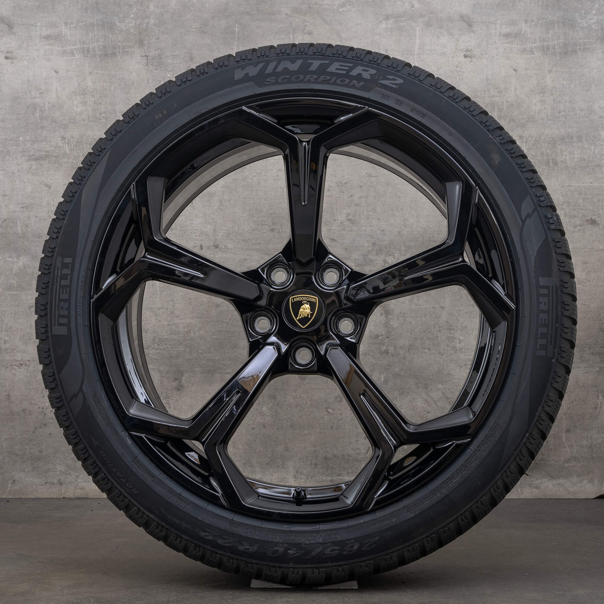 Oryginalne koła zimowe do Lamborghini Urus felgi 22 cale 4ML601025P 4ML601025Q wzór plastra miodu czarny połysk