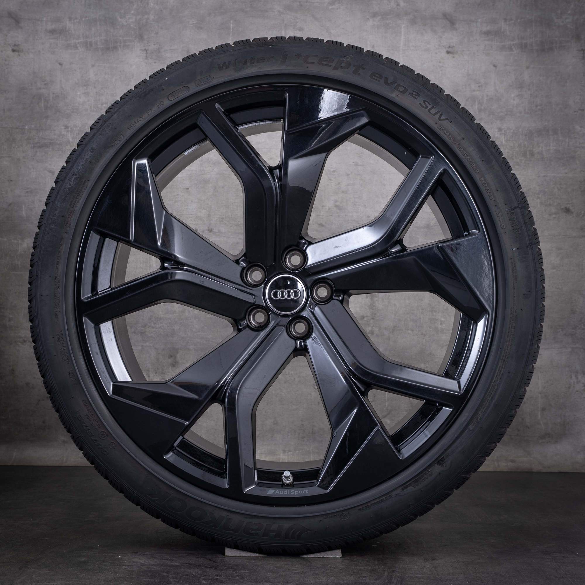 OEM Audi RSQ8 winter wheels 23inch 4M8 rims Part No 4M8601025DC Gloss Black
