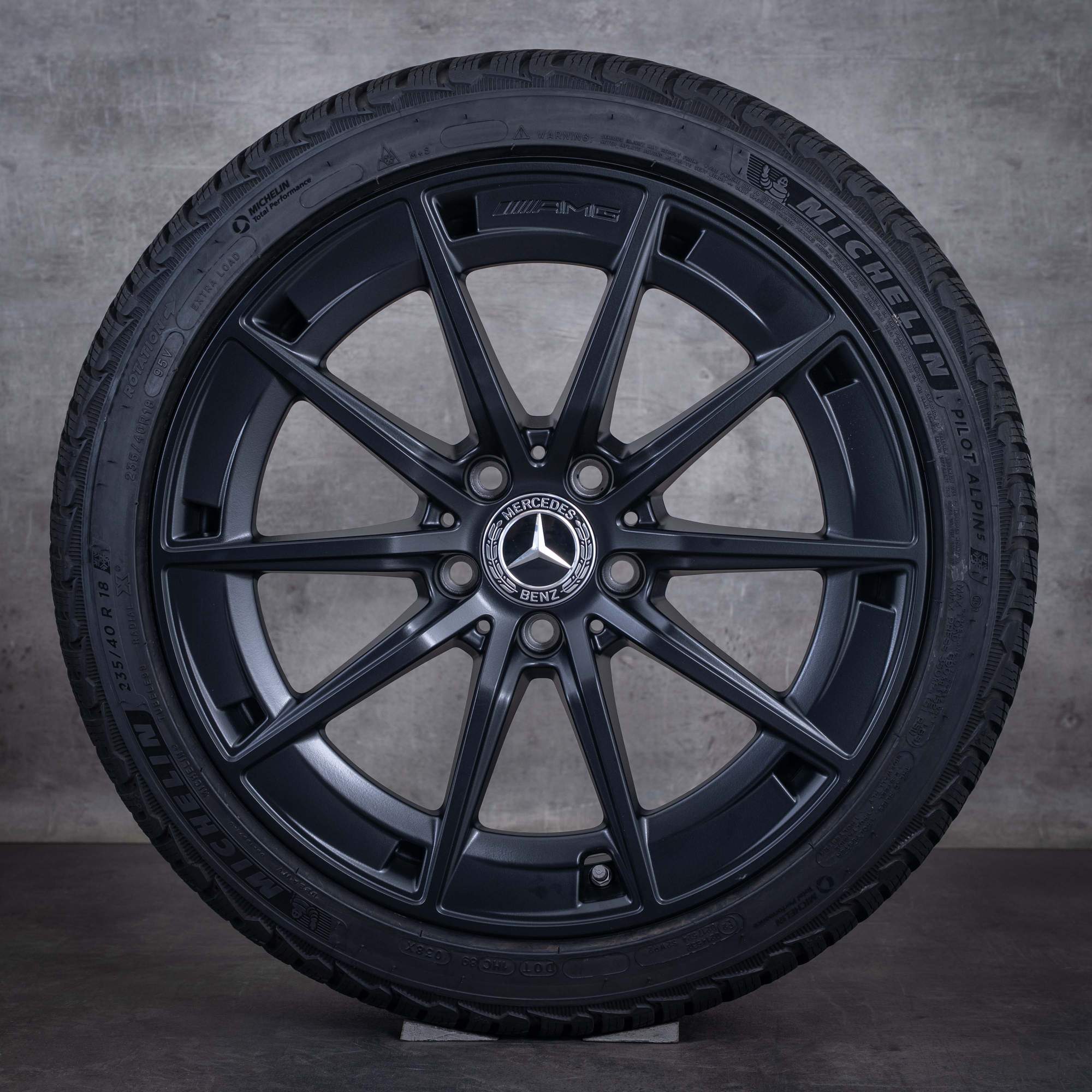 Orijinal Mercedes-Benz CLA 35 AMG kış lastikleri 18 inç C118 jantlar A1184010500 mat siyah
