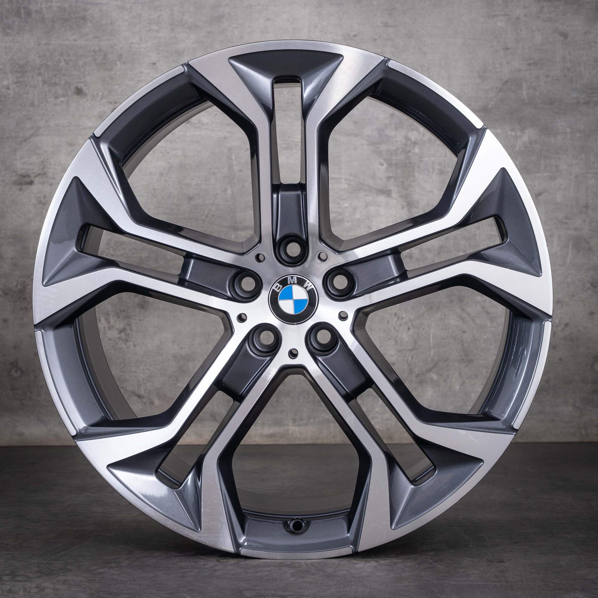 Oryginalne koła zimowe BMW X5 X6 21 cali, felgi G05 G06, stylizacja 744 6885459 6885460 kolor orbitgrey diamond cut