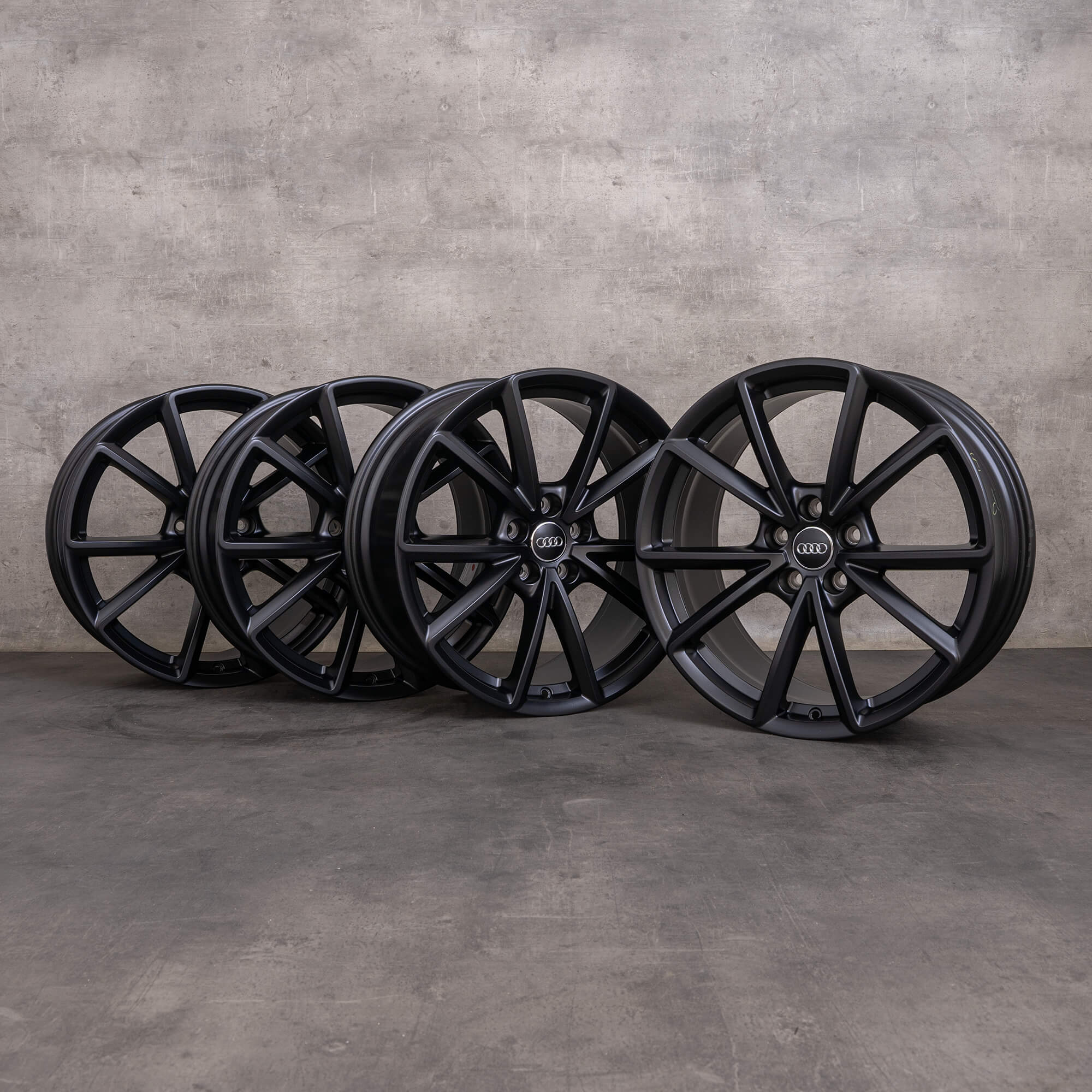 Originale Audi A4 S4 felger 19 tommer 8W B9 8W0601025BD svart matt