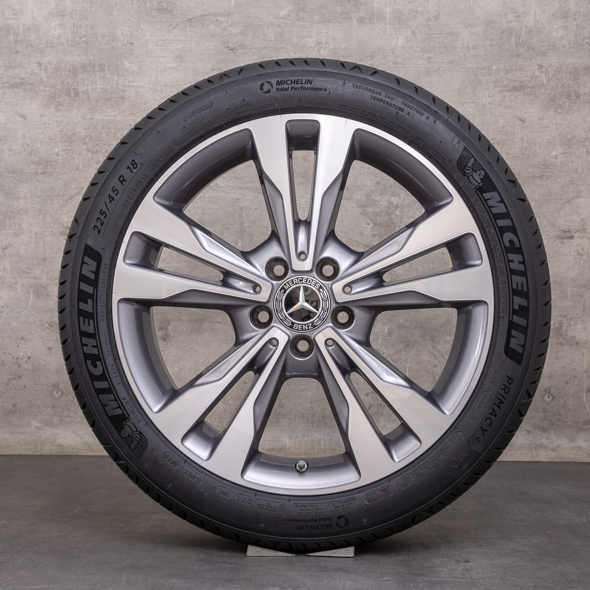 Originale Mercedes Benz C-Klasse hjul 18 tommer W205 S205 C205 A205 Sommerrder A2054012802 himalaya grey glossy turned