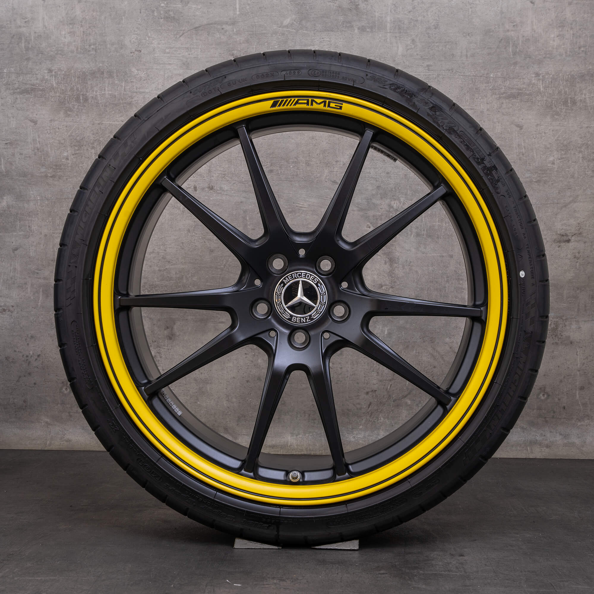 Alkuperäiset Mercedes Benz C-sarja C63 & S AMG vanteet 19 20 tuuman C205 A205 kesäpyörät A2054017400 A2054017500 musta matta reuna keltainen