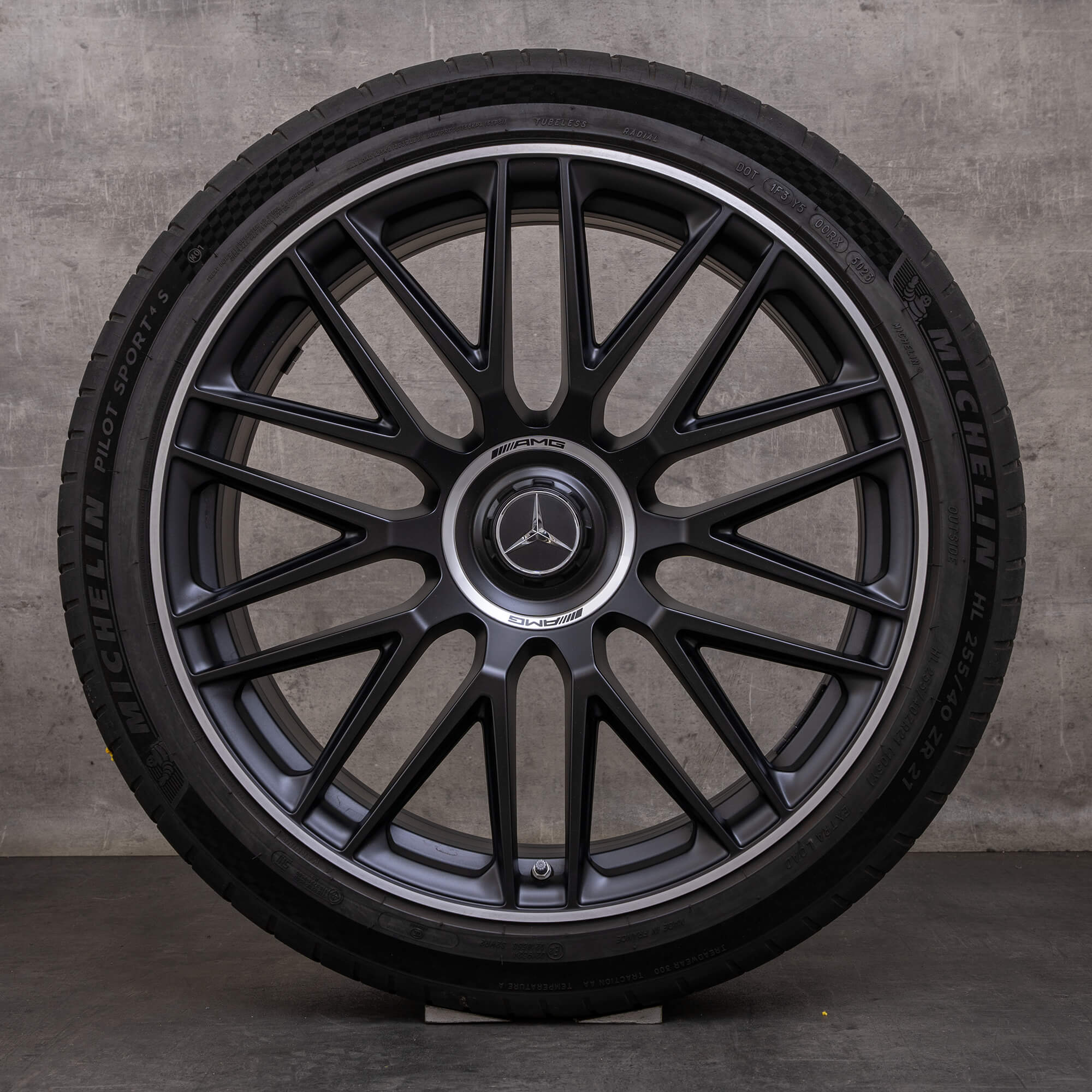 Oryginalne felgi Mercedes-Benz Klasy S S 63 AMG E Performance 21 cali V223 – opony letnie A2234012300 A2234012400 czarne matowe z efektem diamond cut NOWE
