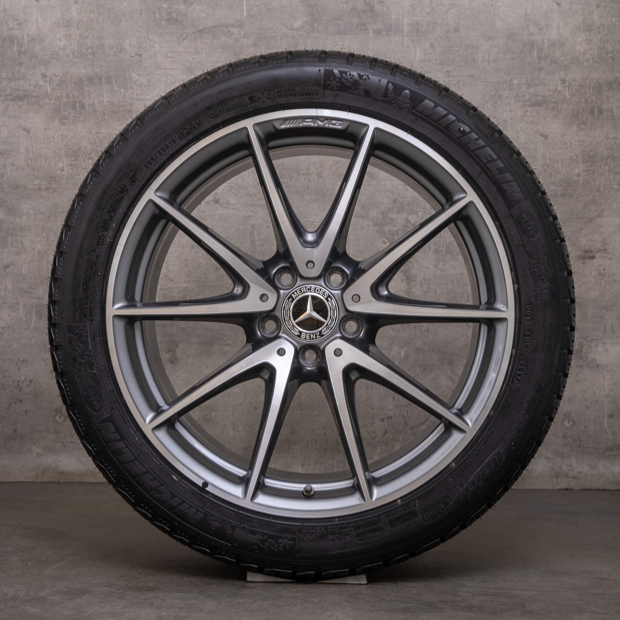 Originální zimni pneumatiky AMG Mercedes Benz třídy E E63 & S 19 palcové disky W213 S213 A2134012600 A2134012700 himalaya šedé lesklé soustružené