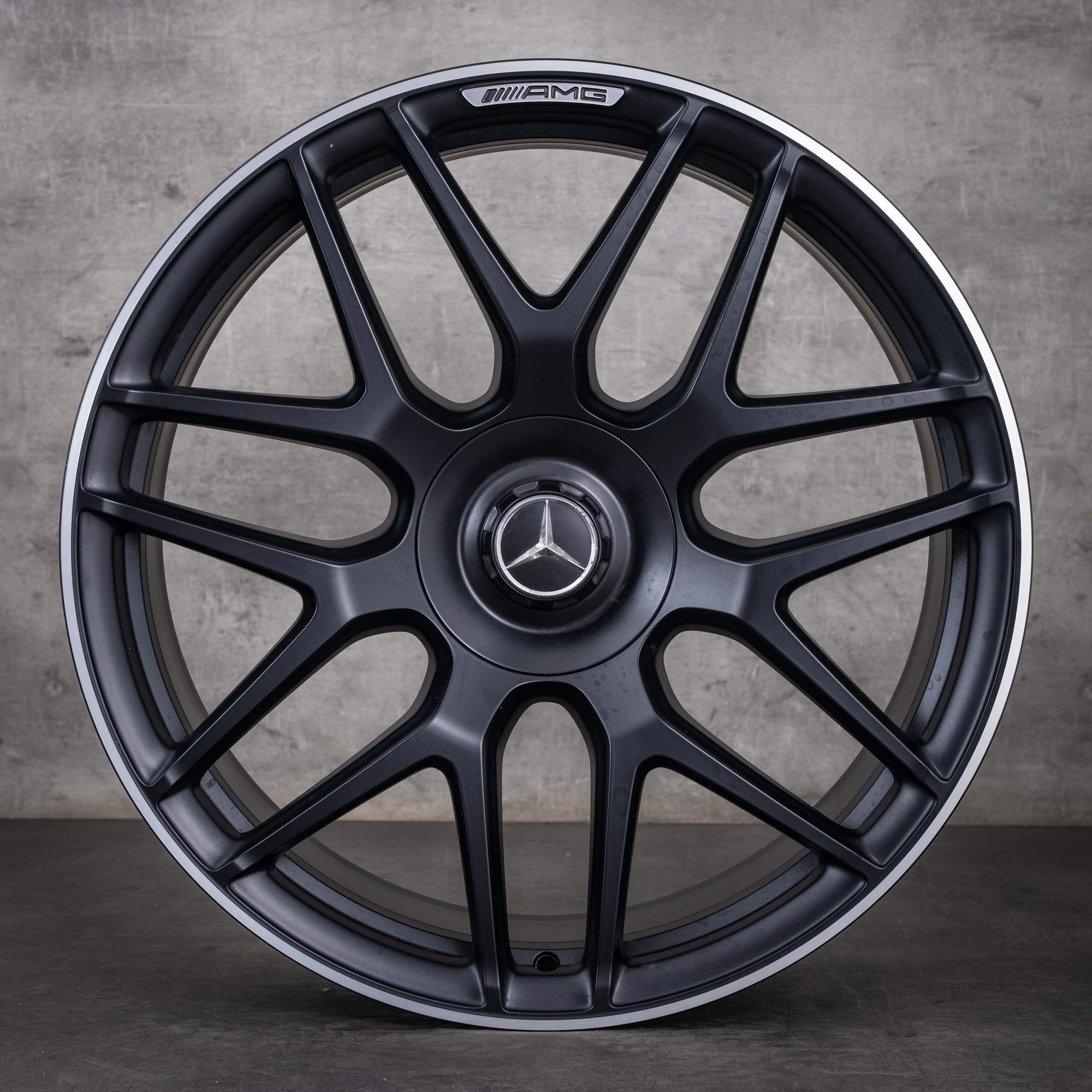 OEM Mercedes-Benz G-Class G63 AMG 22-inch rims W465 W463A A4634012000 Matte Black, diamond cut