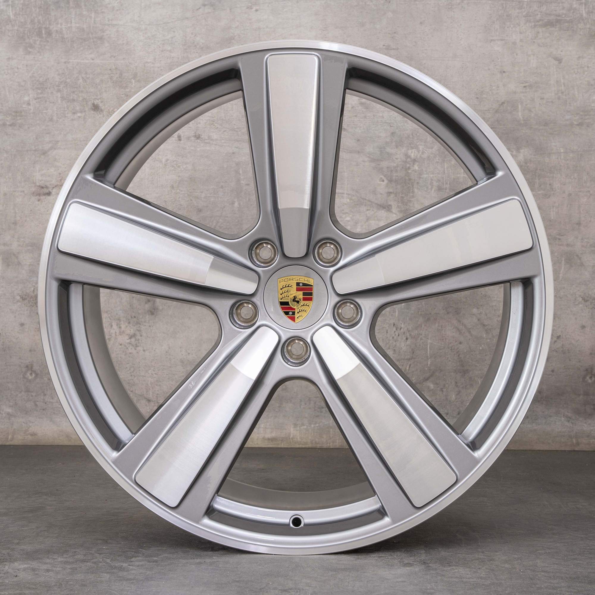 Oryginał Porsche Cayenne Coupé GTS Hybryda 9Y0 II Felgi 22 cale 9Y0601025EA 9Y3601025CE Exclusive Design platynowo srebrne Polerowane NOWOŚĆ