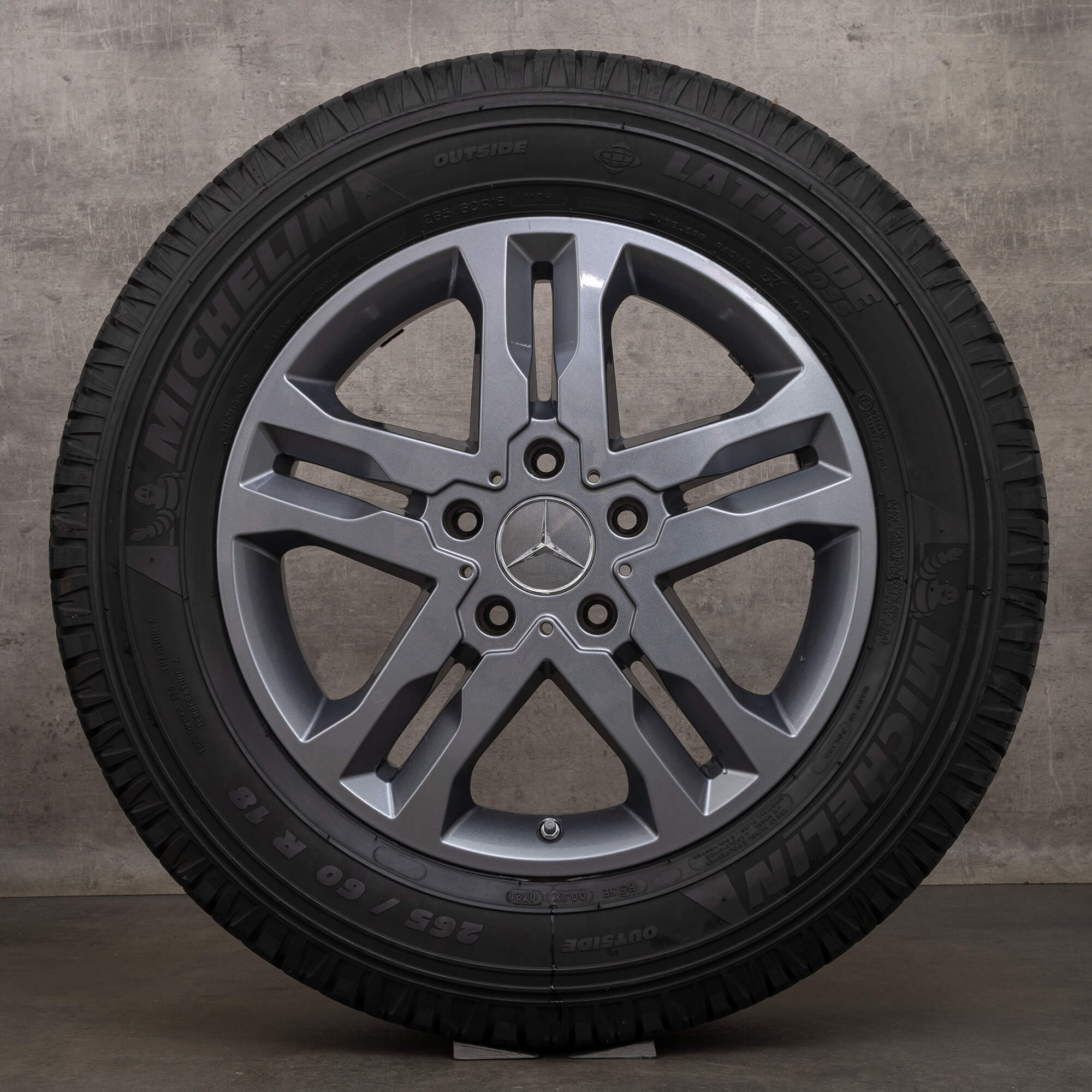 Mercedes Benz G-Class W463 G350 G400 G500 summer wheels 18 inch rims grey