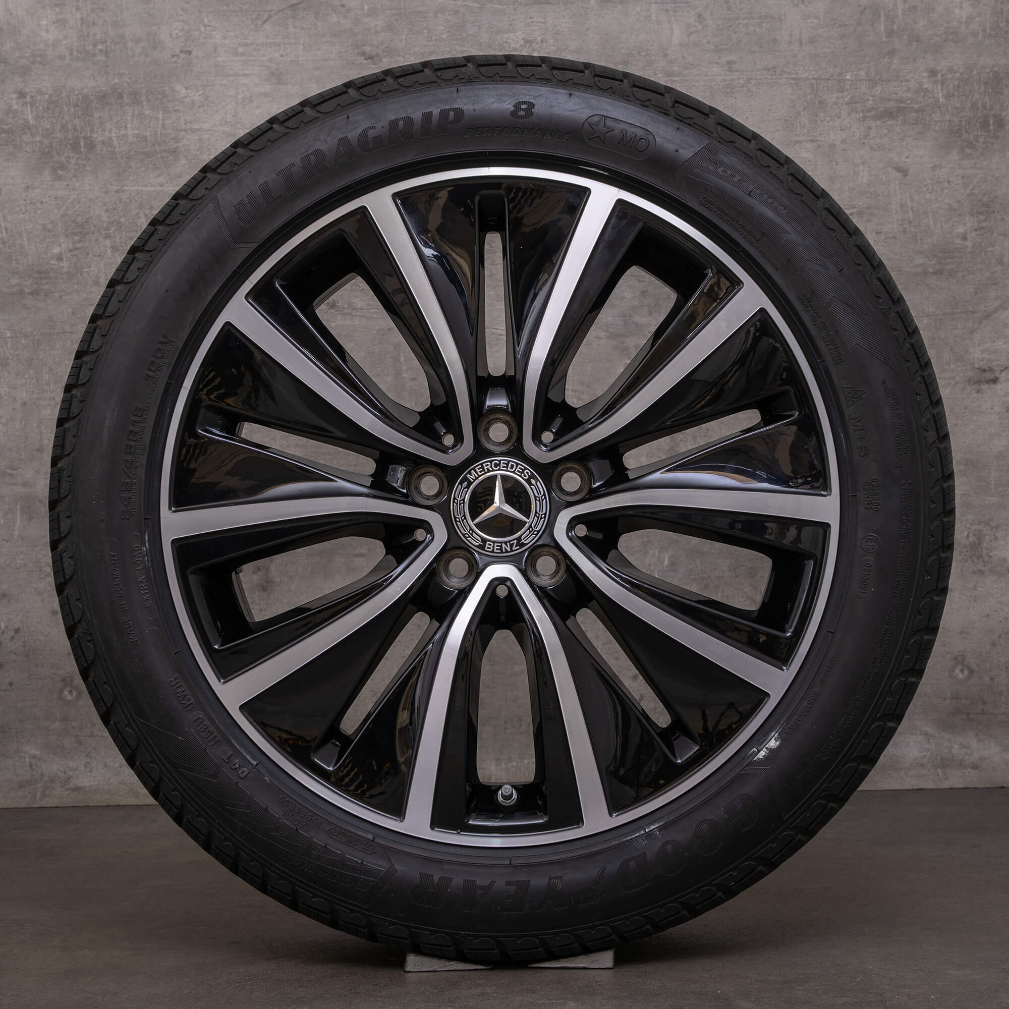 Oryginalne koła zimowe Mercedes Benz CLS 18 cali felgi C257 A2574010700 czarne polerowane toczone