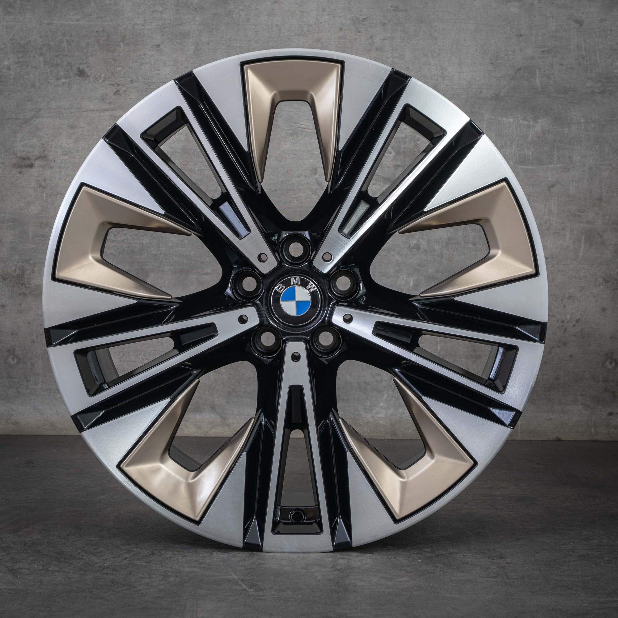 Oryginalne felgi BMW serii 5 i5 20 cali G60 G61 Styling 937 5A324E4 5A324E5 czarne złoto polerowane