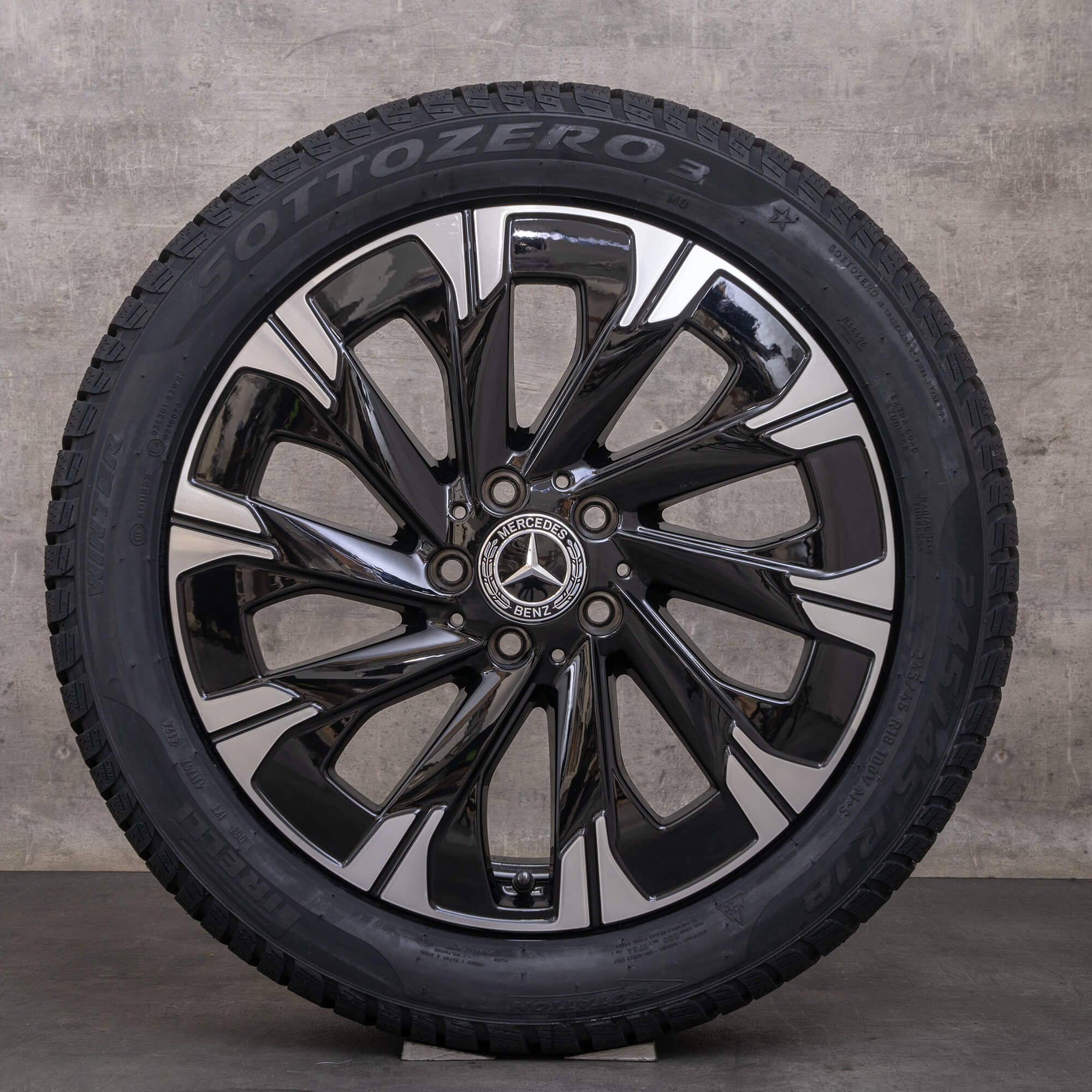 Oryginalne koła zimowe Mercedes Benz EQV 18 cali W447 felgi A4484011500 czarne polerowane NOWE