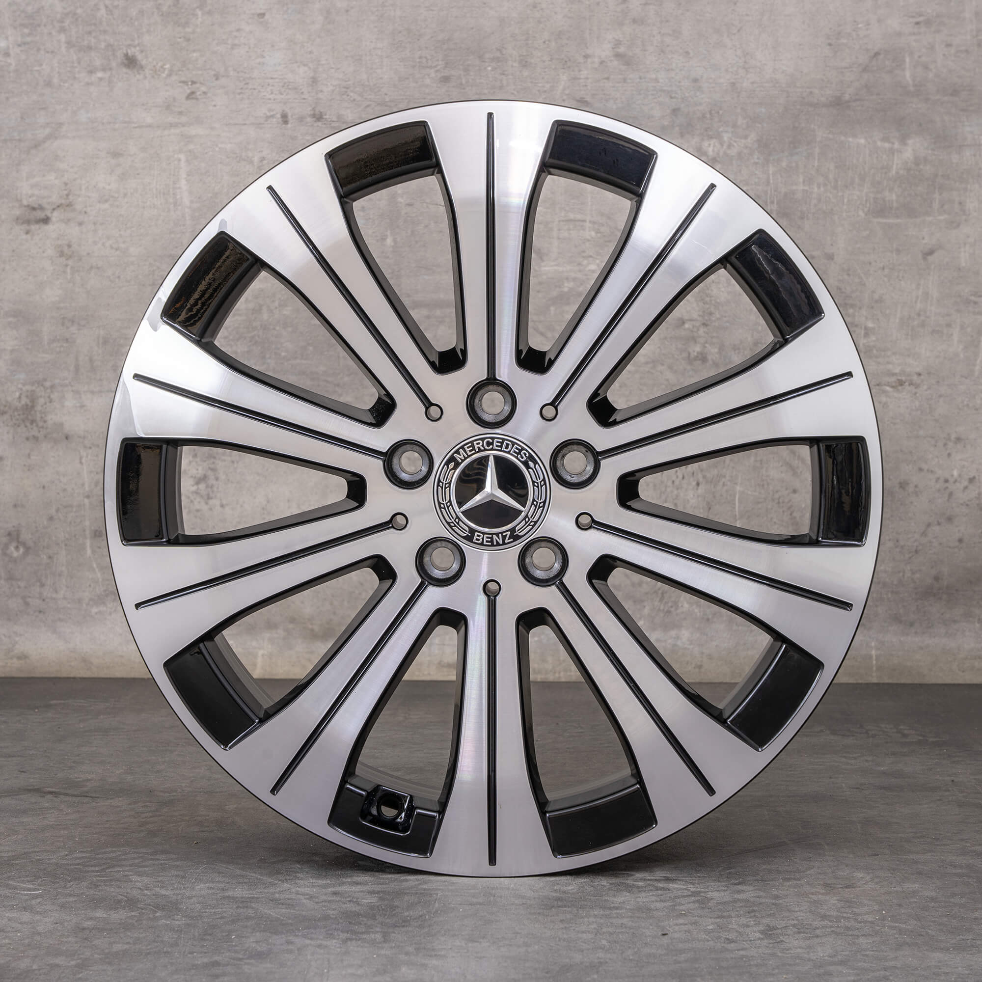 Alkuperäiset Mercedes Benz EQA EQB vanteet 18 tuuman H243 X243 A2434010000 musta kiillotettu.