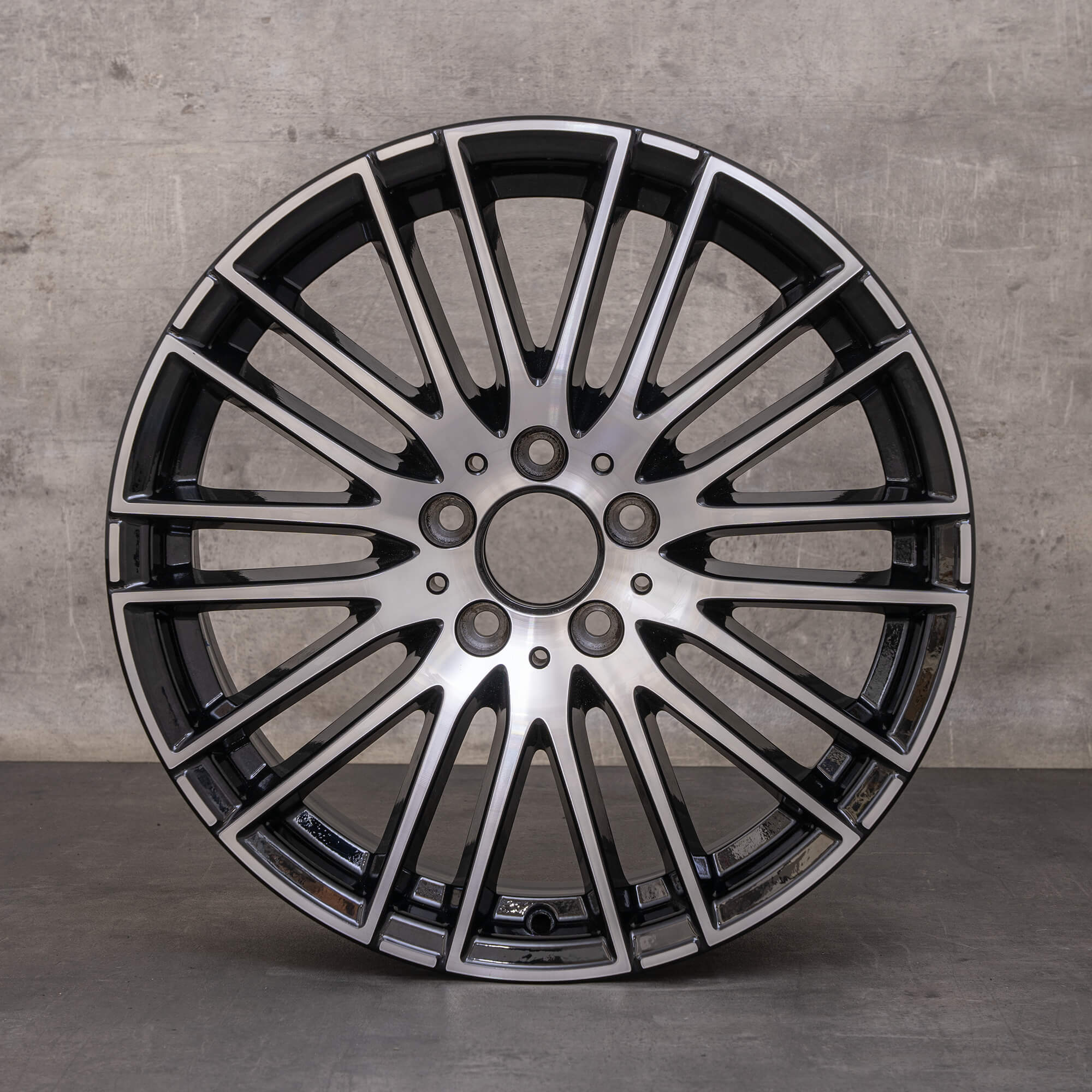 Original Mercedes Benz C-Klass fälg 18 tum W206 S206 A2064014900 svart polerad