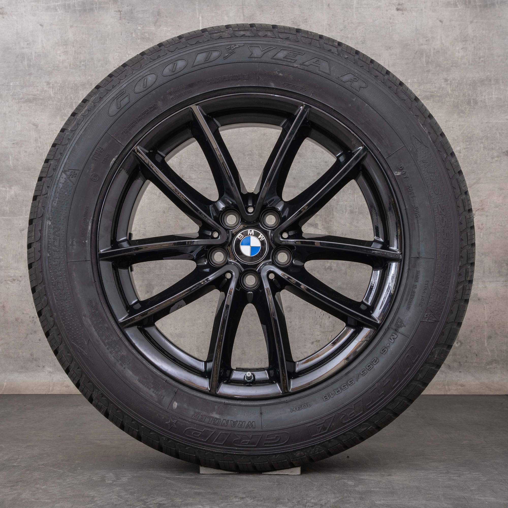 Oryginalne koła zimowe BMW X5 X6 18 cali G05 G06 Styling 618 Felgi 6880684 czarny błyszczący