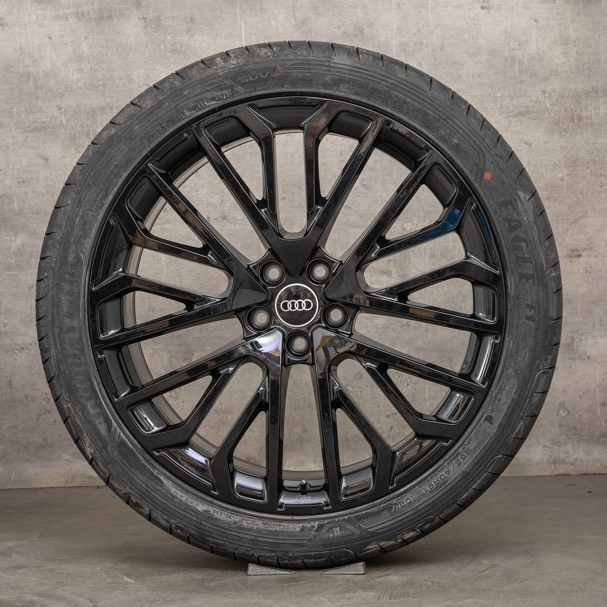 Alkuperäiset Audi A5 S5 talvirenkaat 20 tuuman B10 vanteet 8B3601025Q musta kiiltävä UUTUUS