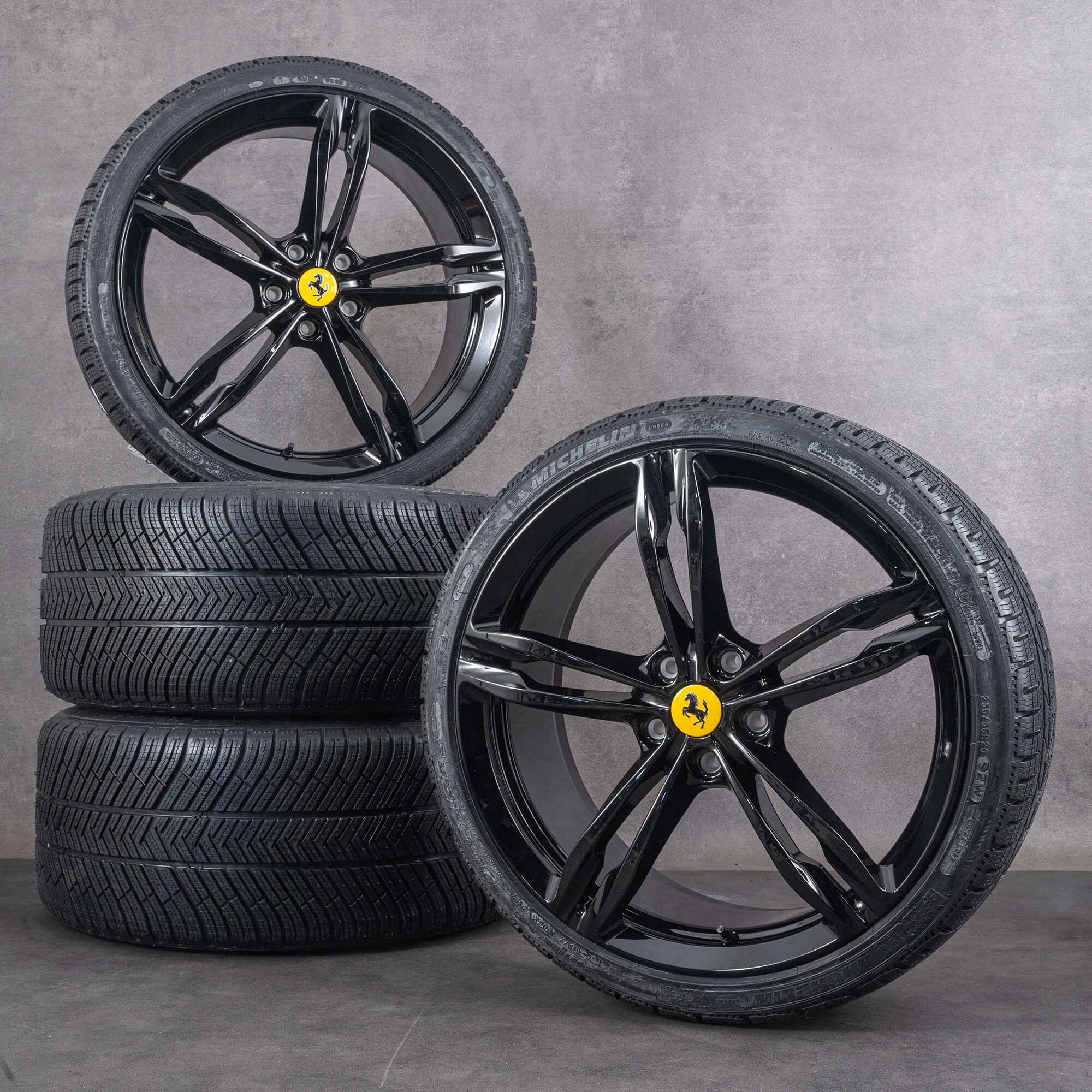 Originele Ferrari GTC4 Lusso velgen 20 inch zomerwielen 328456 328457 zwart
