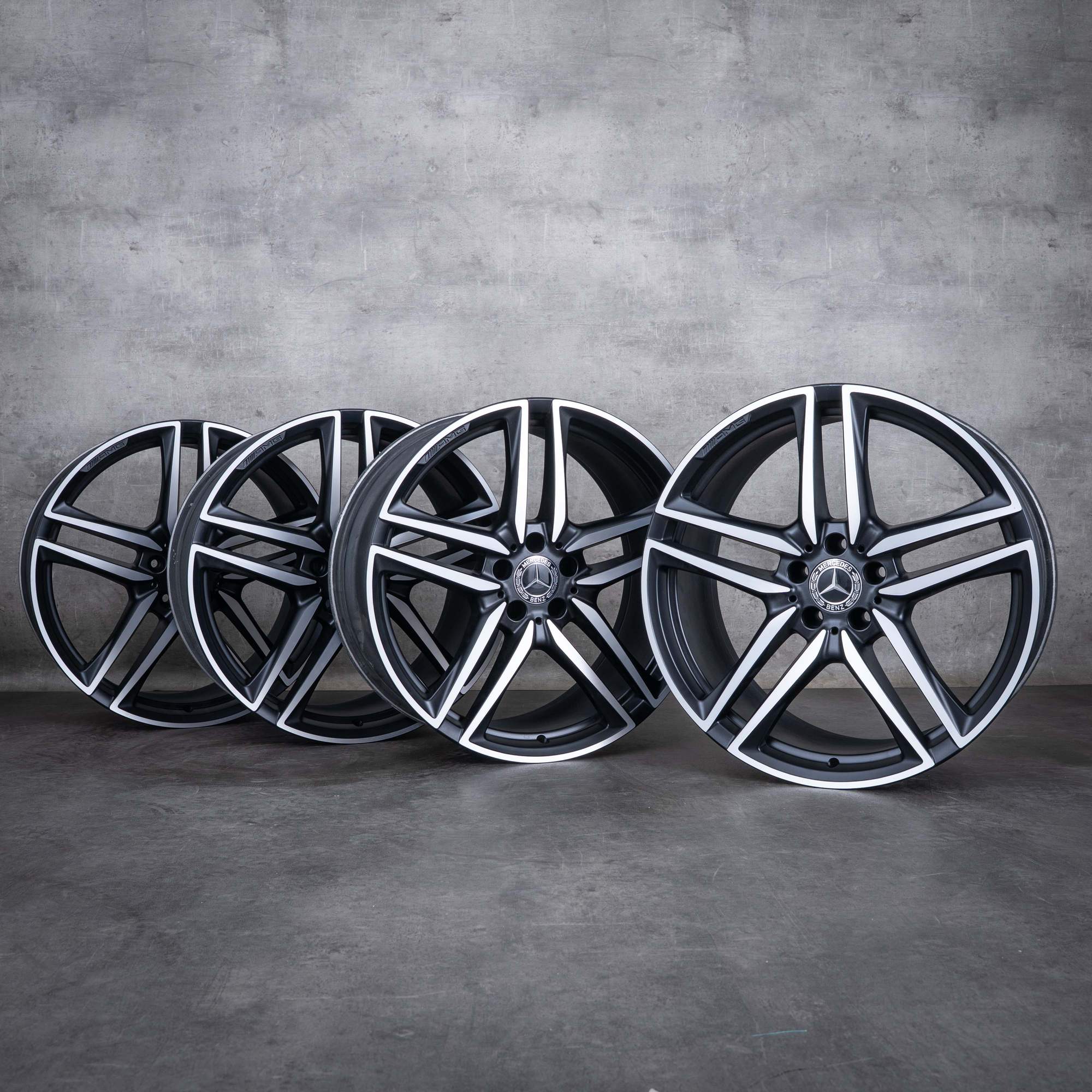 Original Mercedes Benz E-Klasse E63 & S AMG Felgen 20 Zoll W213 S213 A2134012800 A2134012900 schwarz matt glanzgedreht