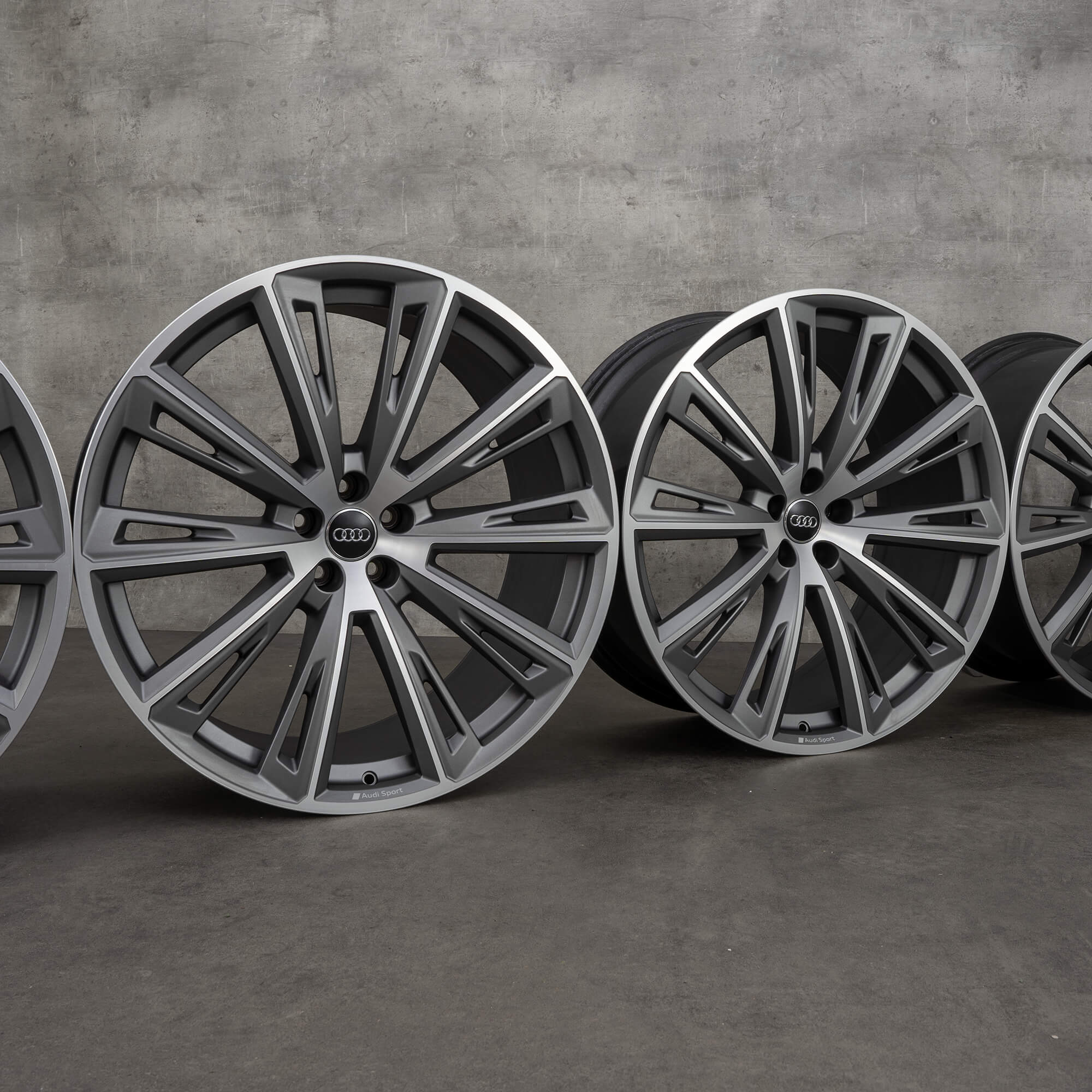 Audi 23 palcové ráfky Q8 SQ8 4M8 hliníkové 4M8601025R lichoběžník 10J x 23 ET 15