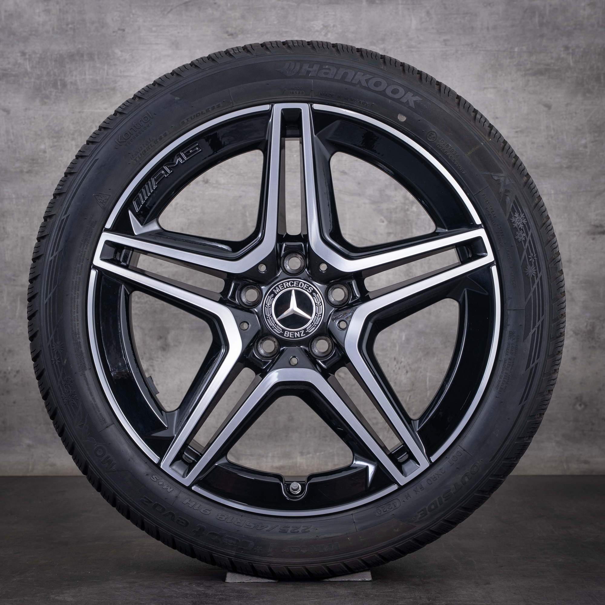 Oryginalne koła zimowe Mercedes-Benz klasy A B Klasse CLA AMG 18 cali W177 V177 W247 X118 C118 model A1774011500 czarne z efektem diamond cut