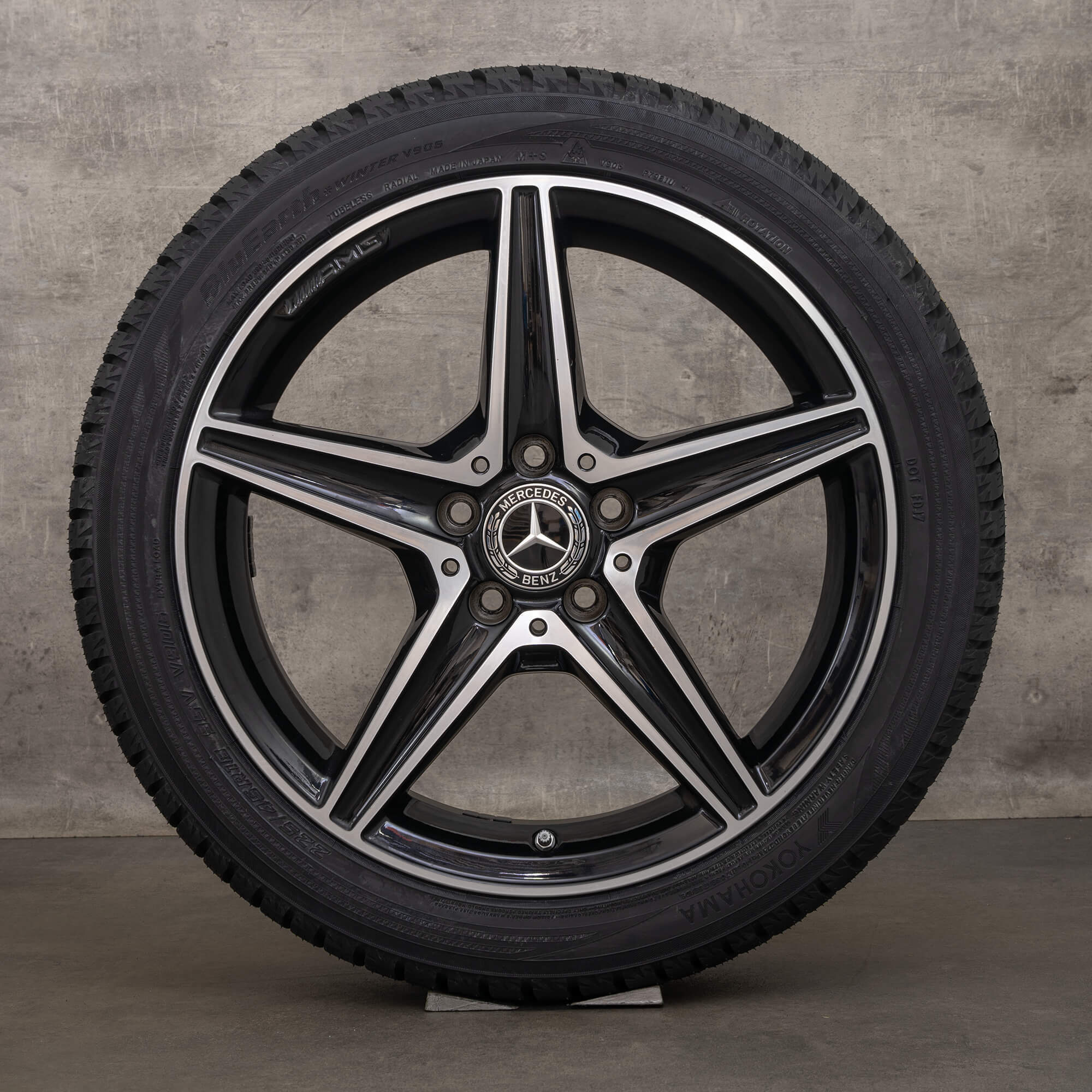 Llantas deportivas originales AMG Mercedes Clase C C43 C450 de 18 pulgadas W205 S205 C205 A205 invierno A2054014800 A2054011100 Neumáticos negros