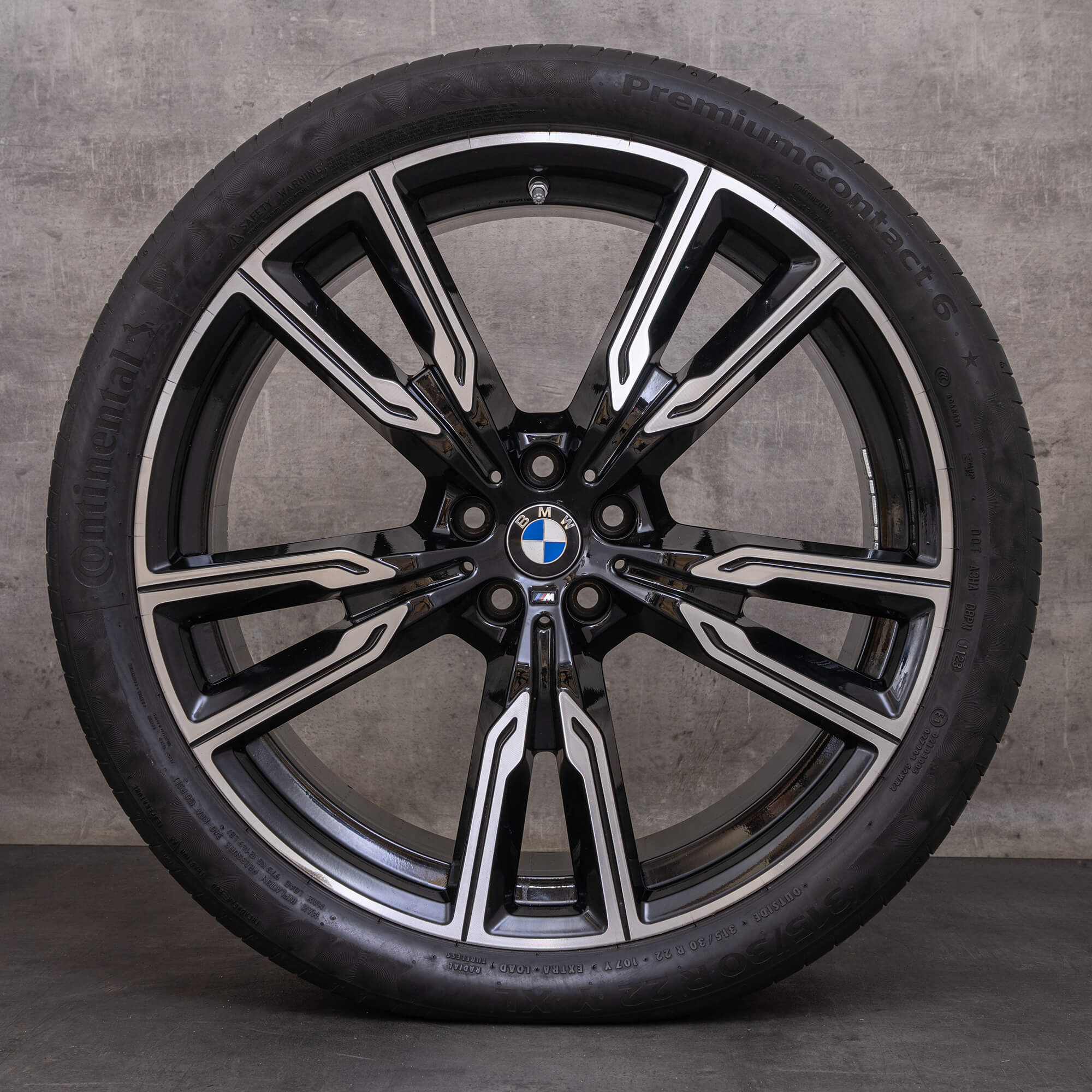 Originální zimní pneu s disky BMW X5 X6 22 palcové ráfky G05 G06 747 M 6856025 6856026 černé lesklé soustružené