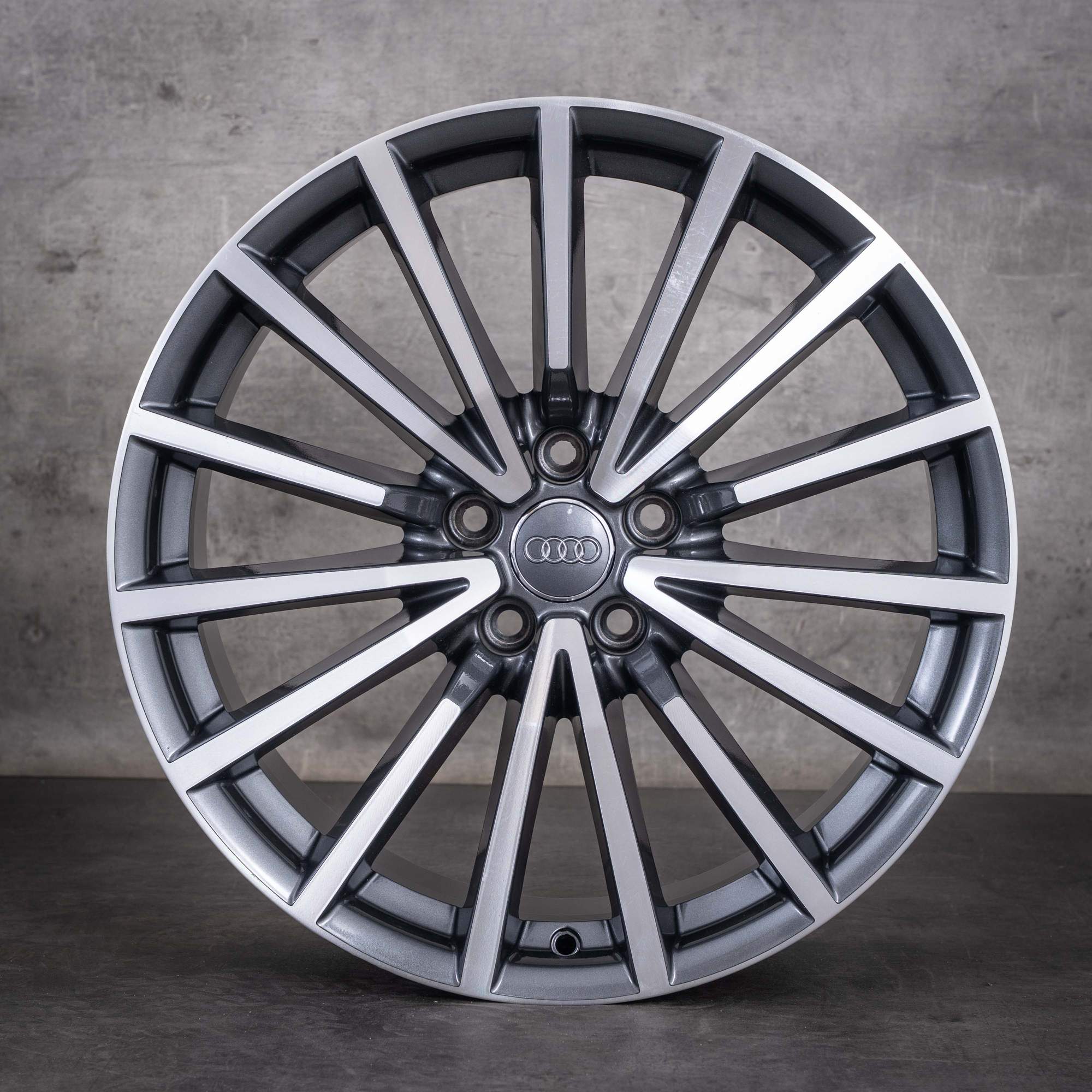 Original Audi A5 S5 Felgen 19 Zoll 8W B9 F5 8W0601025AN titan glanzgedreht