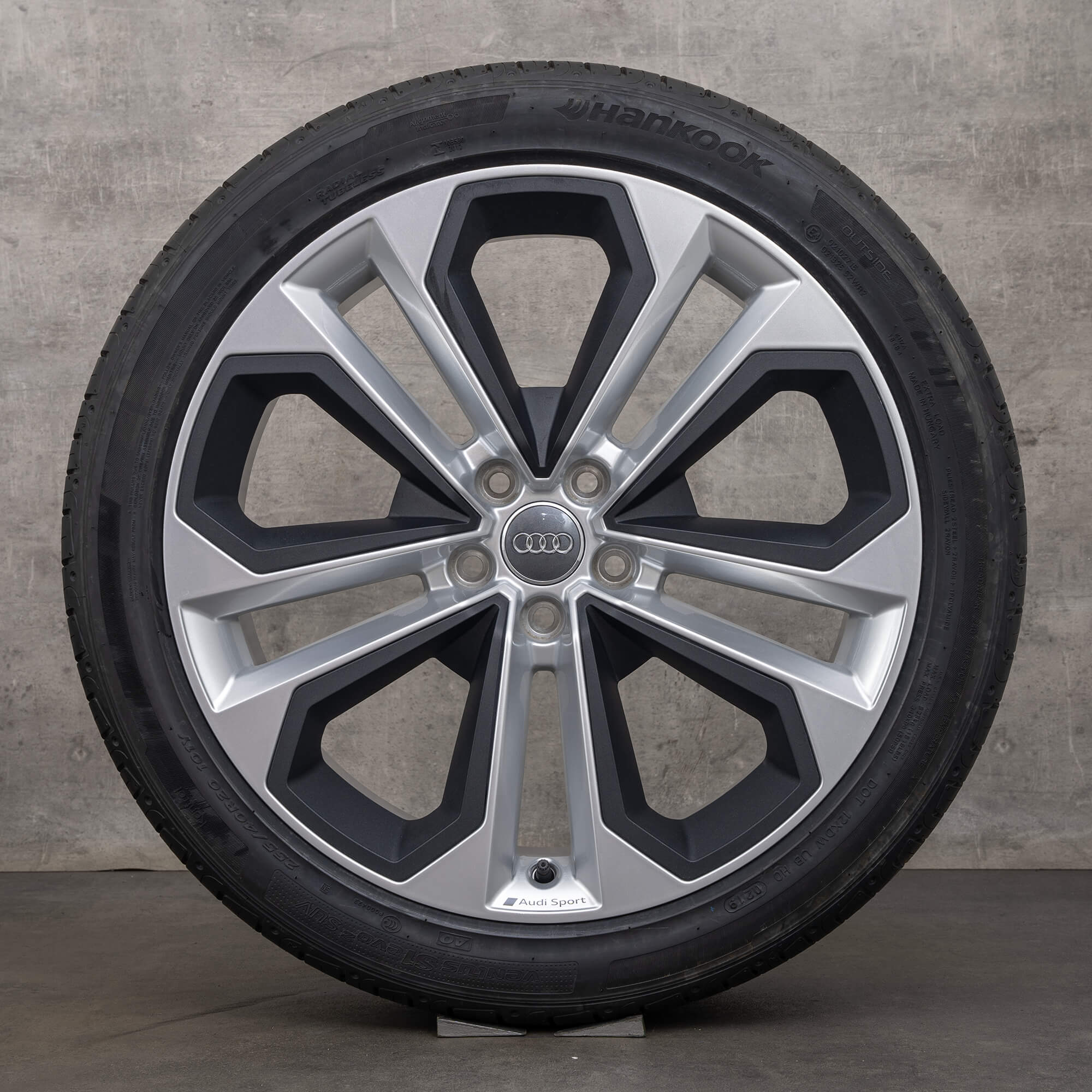 Audi Q3 RSQ3 summer tires wheels 20 inch rims F3 module