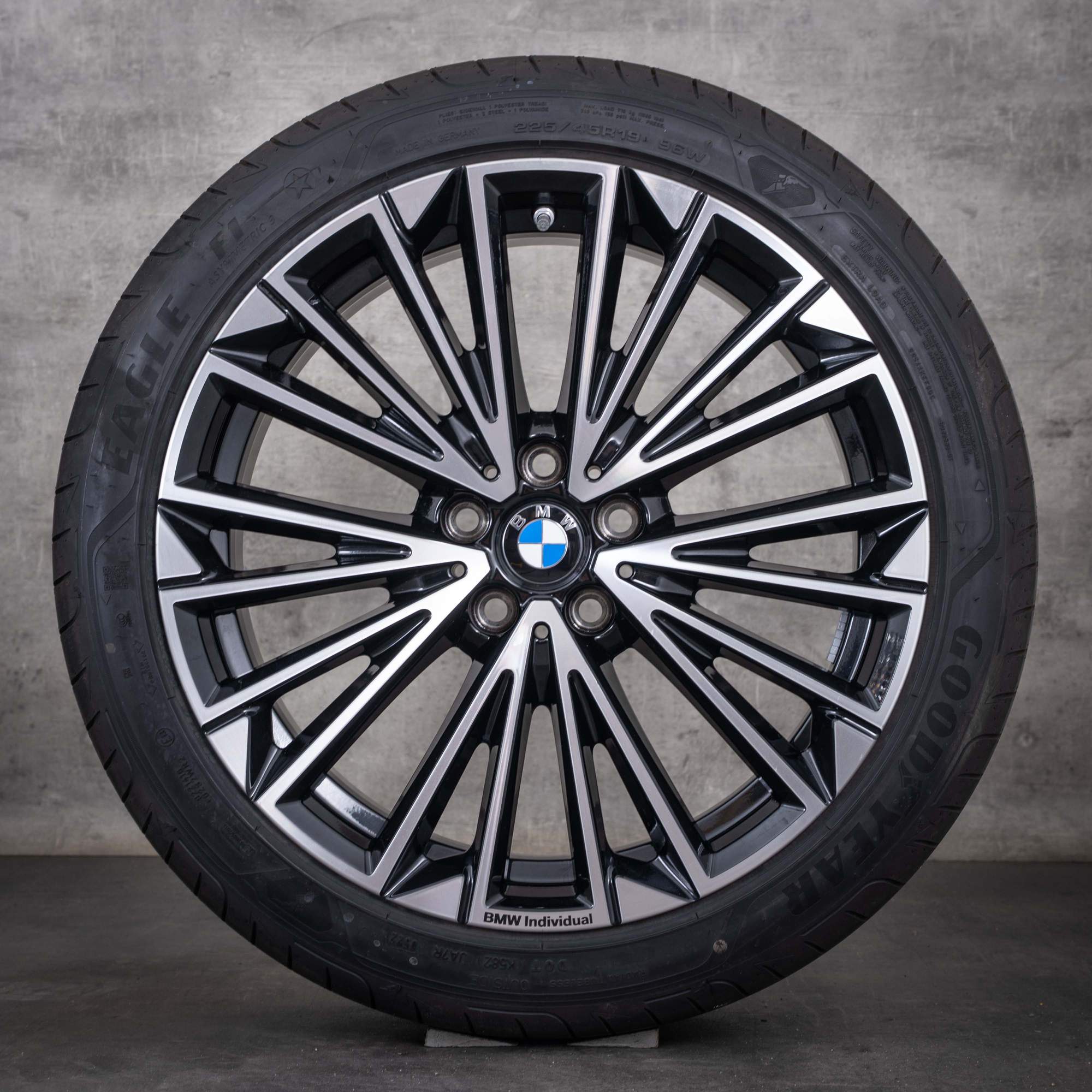 Originální 19palcové disky BMW řady 2 U06 Active Tourer letní kola Styling 839I 6891180 černé diamond cut