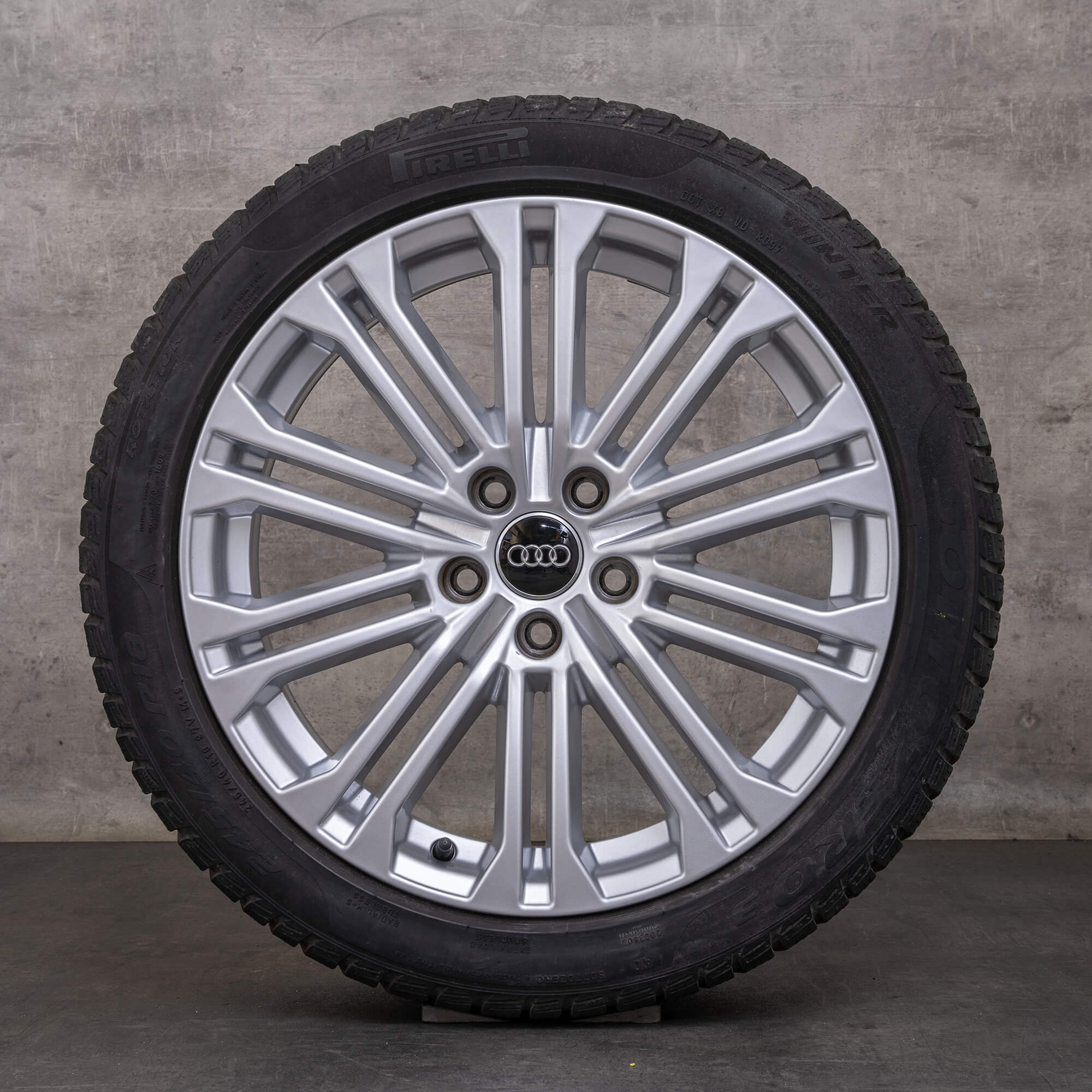 Alkuperäiset Audi A5 S5 talvirenkaat 18 tuuman F5 8W B9 vanteet 8W0601025EE hopea kiiltävät