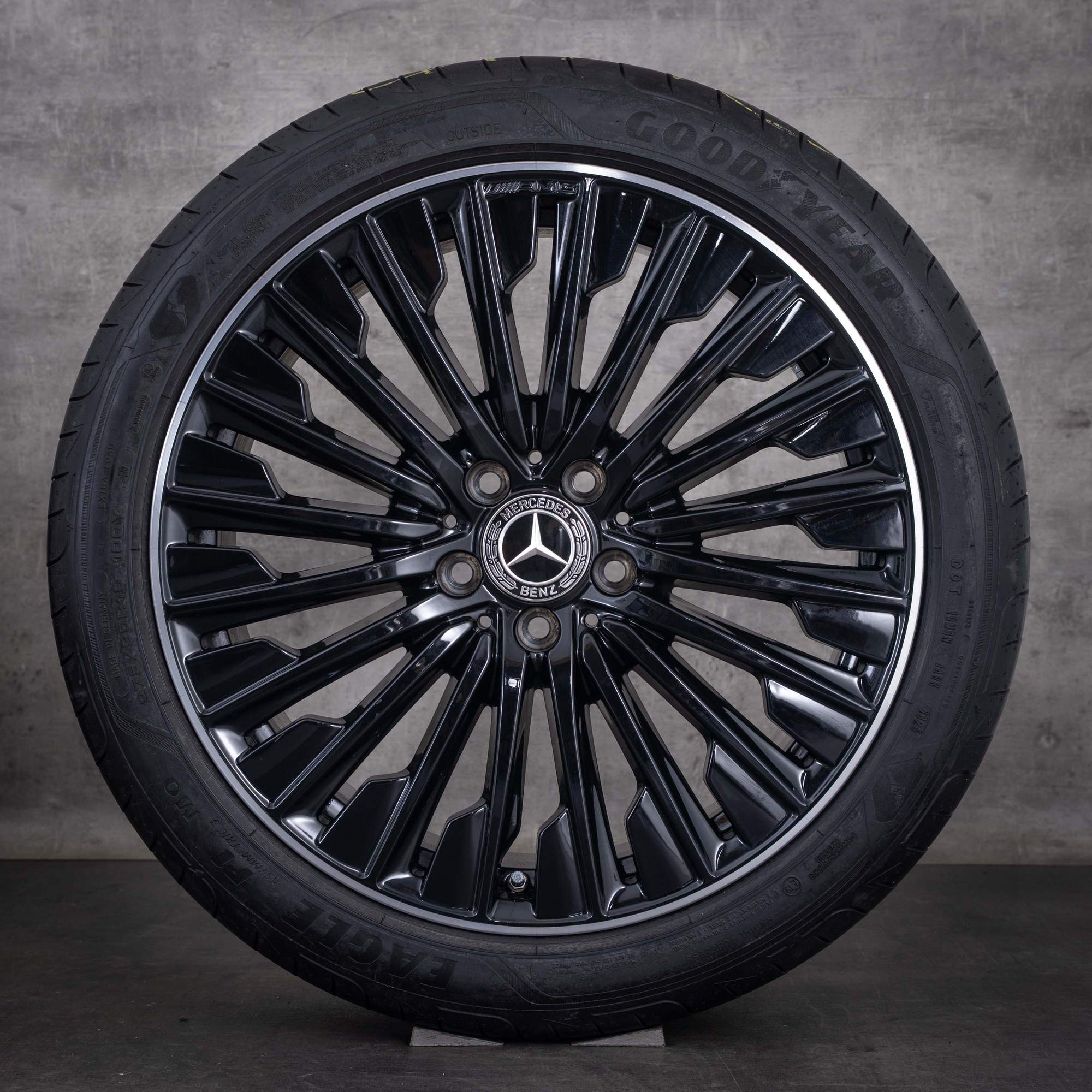 Original Mercedes Benz CLE AMG Winterräder 19 Zoll C236 A236 Felgen A2364011900 A2364012000 schwarz rand glanzgedreht
